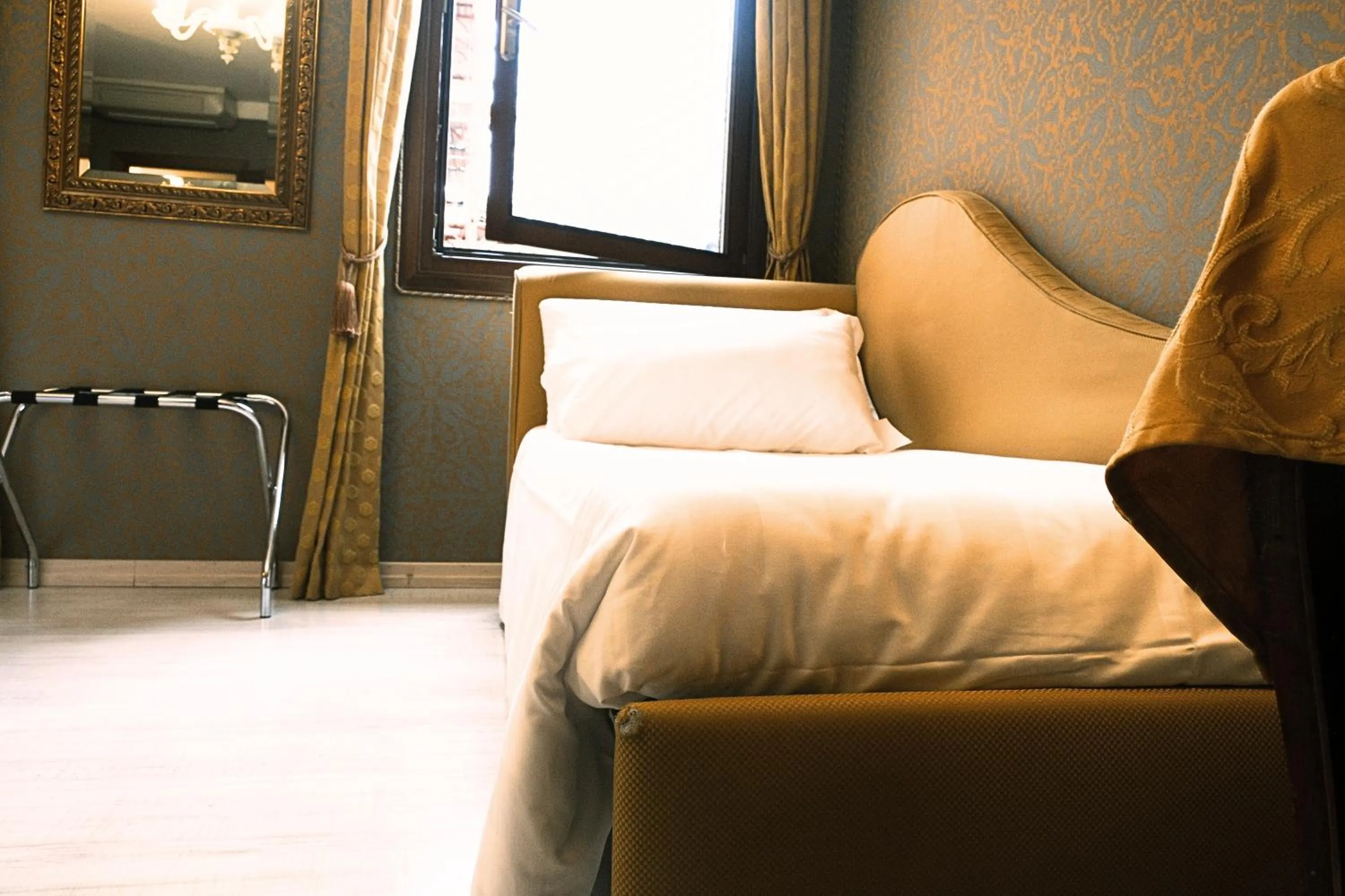 Bed in H O T E L S A N G A L L O l