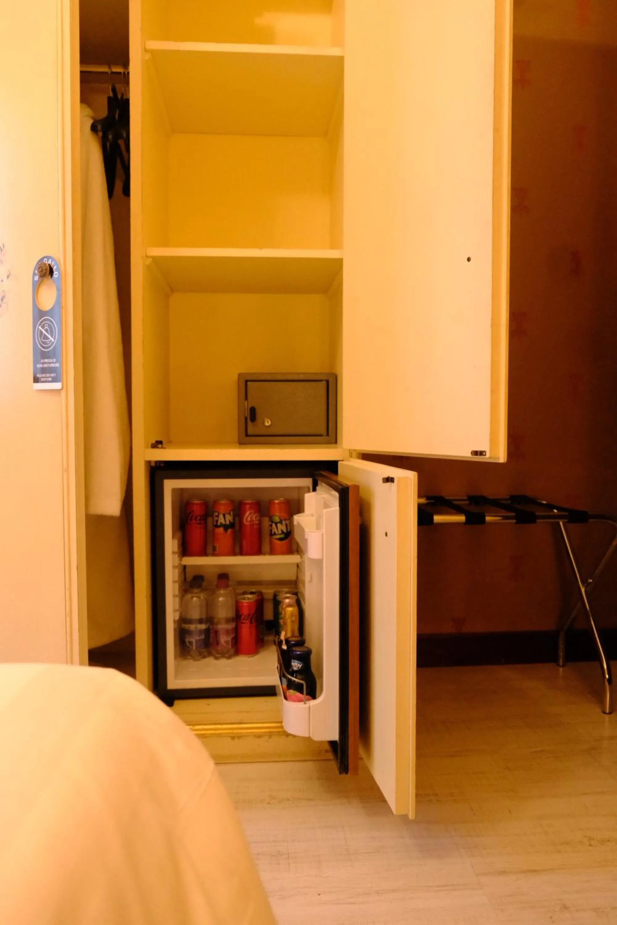 minibar, Bed in H O T E L S A N G A L L O l