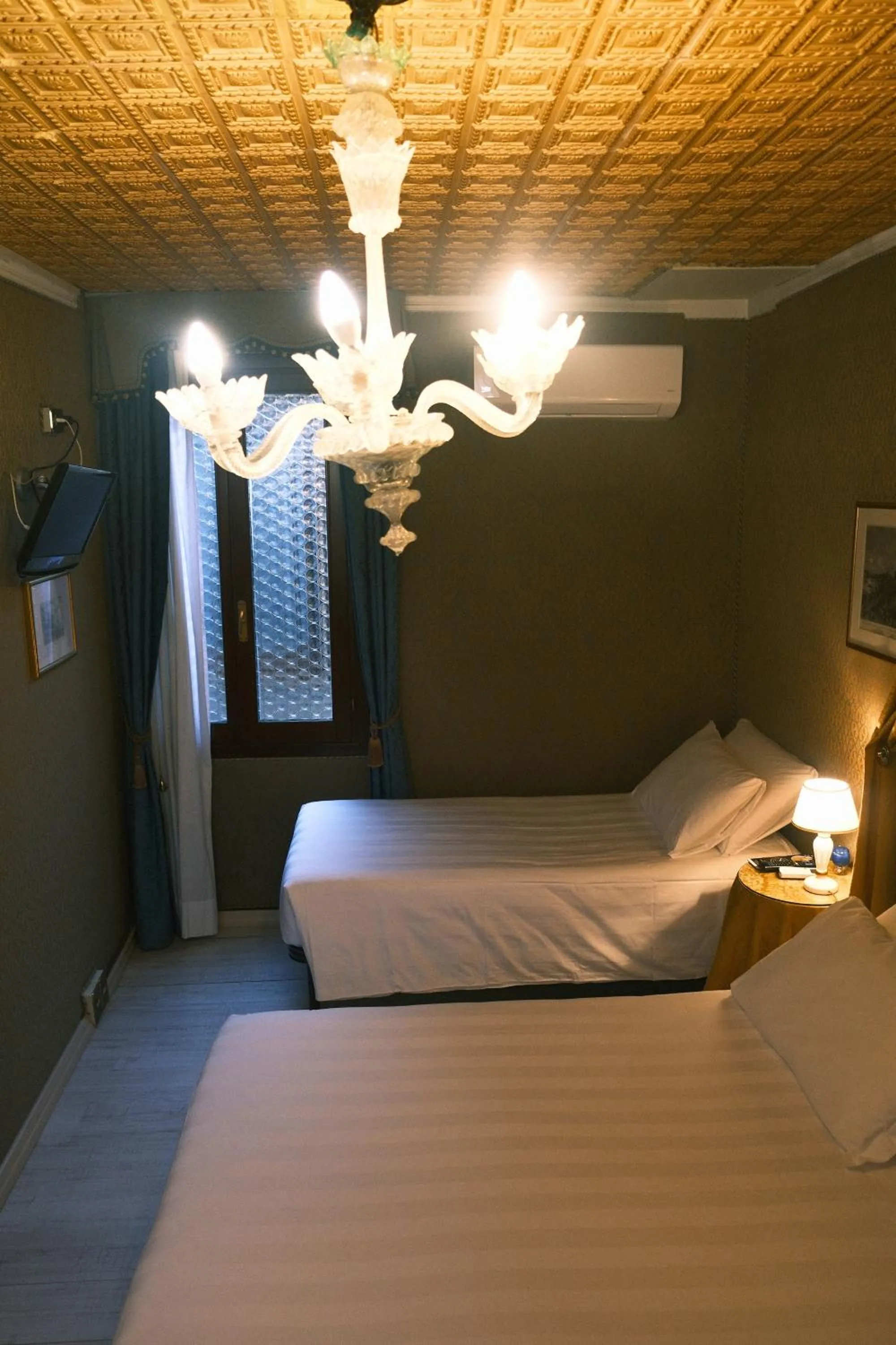 Bed in H O T E L S A N G A L L O l