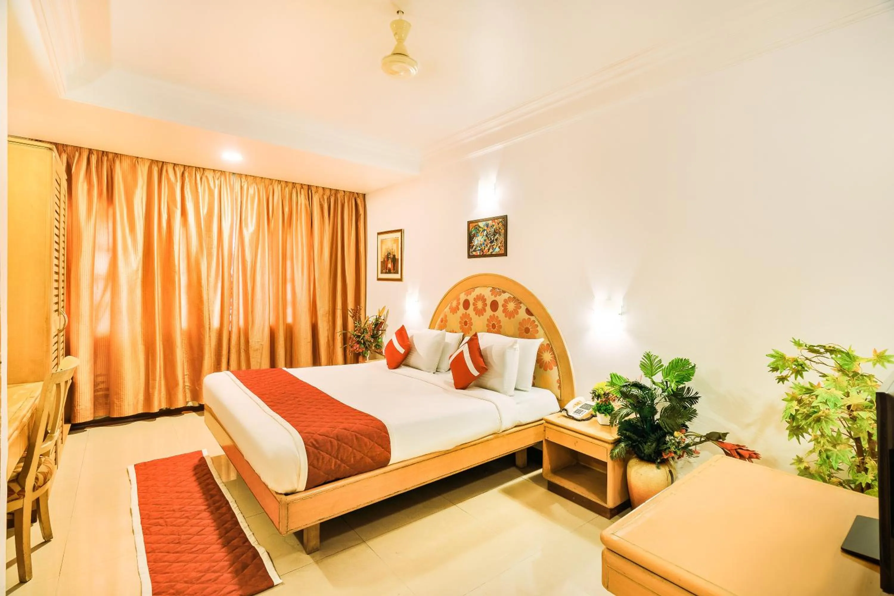 Photo of the whole room, Bed in Octave Crystal Heights