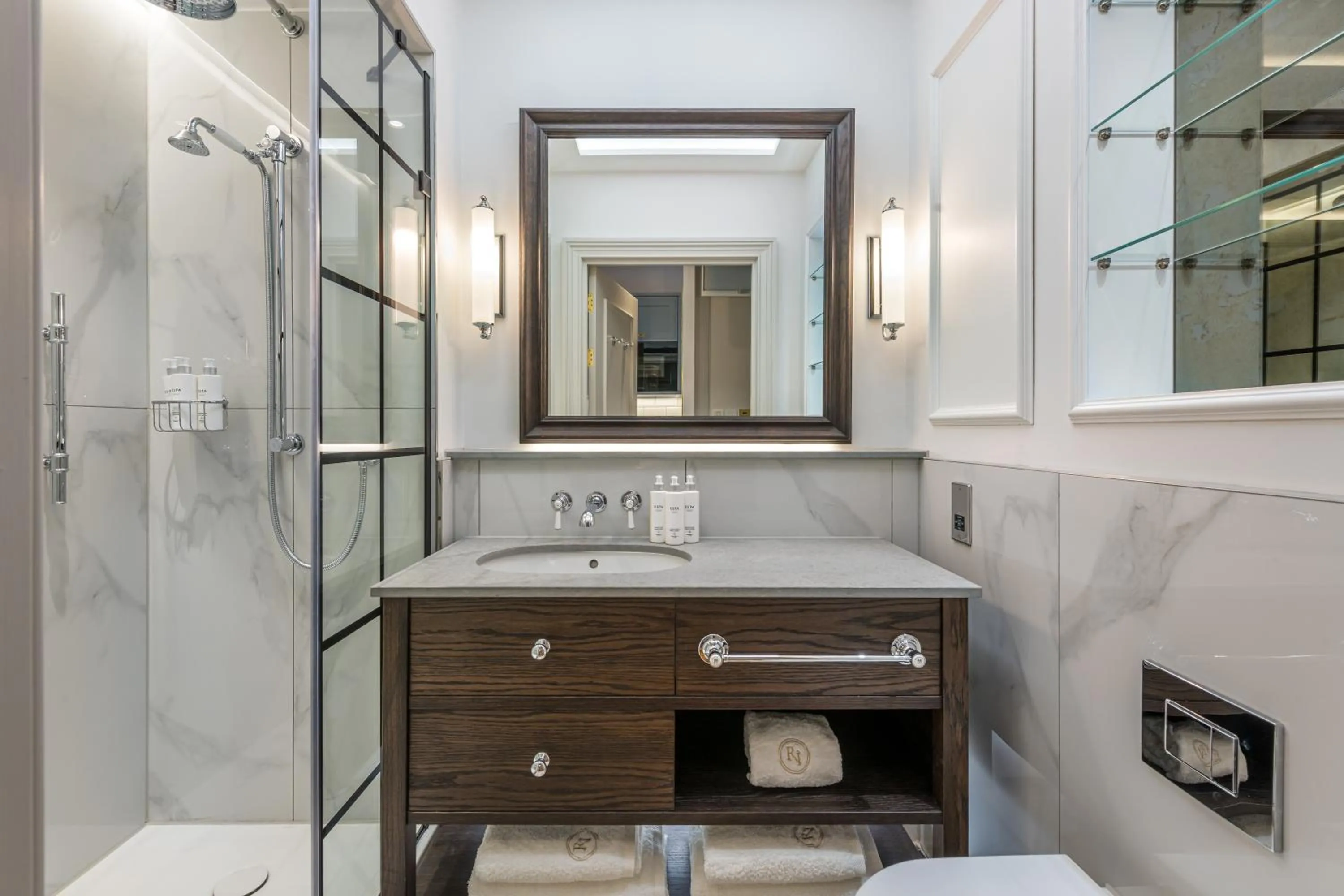 Bathroom in RÌGH Residences - George Street