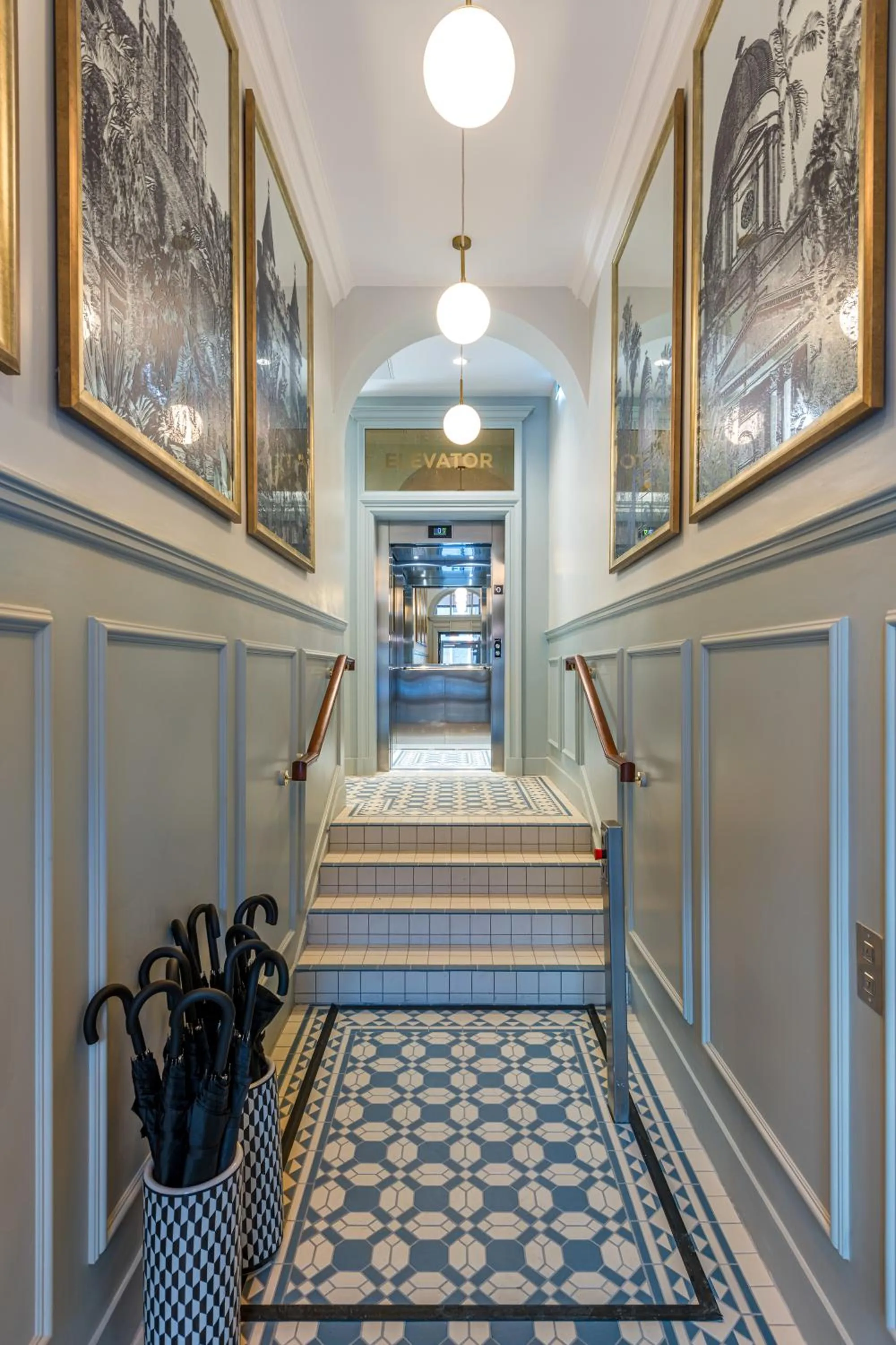 Facade/entrance in RÌGH Residences - George Street