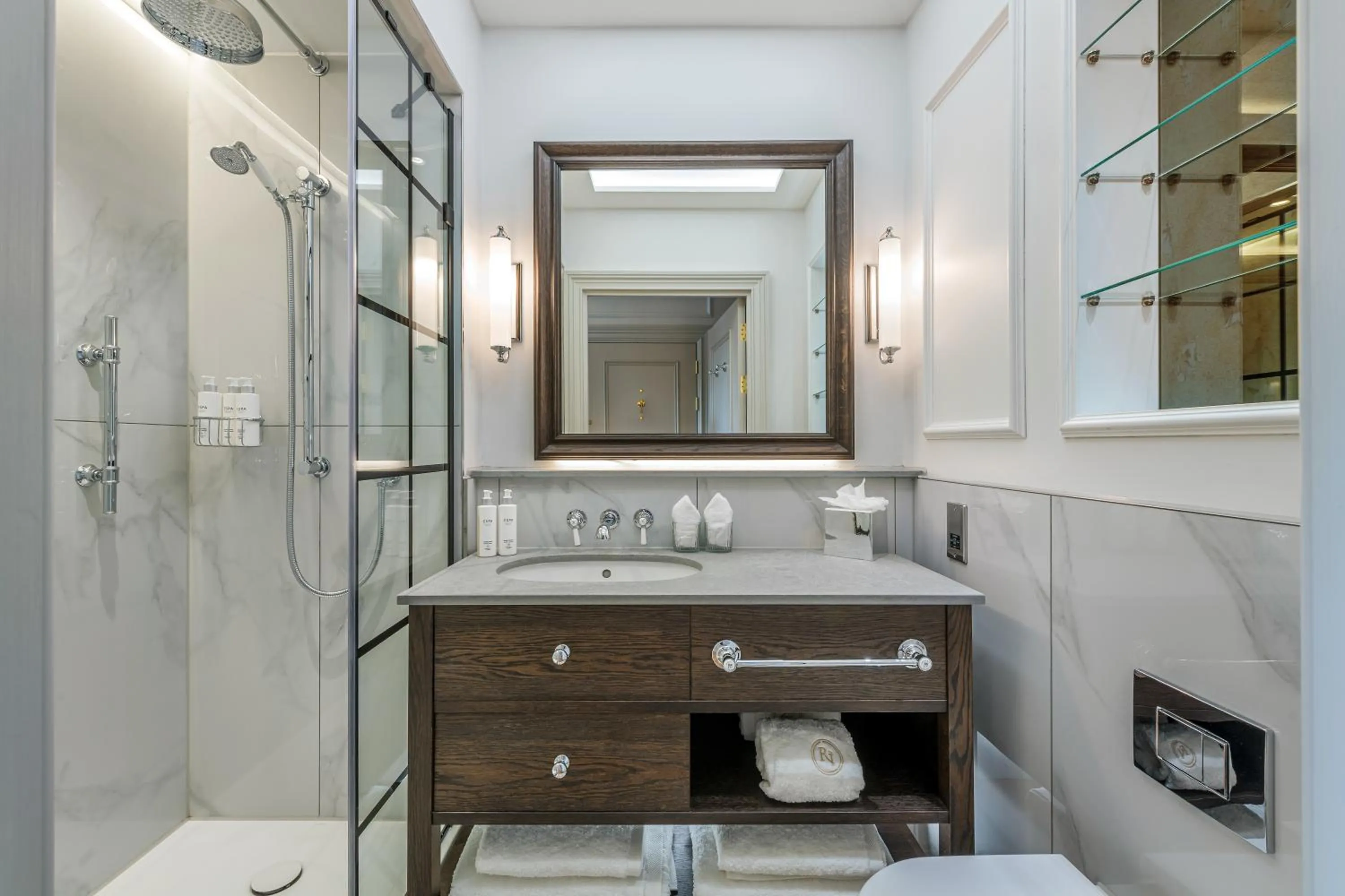Bathroom in RÌGH Residences - George Street