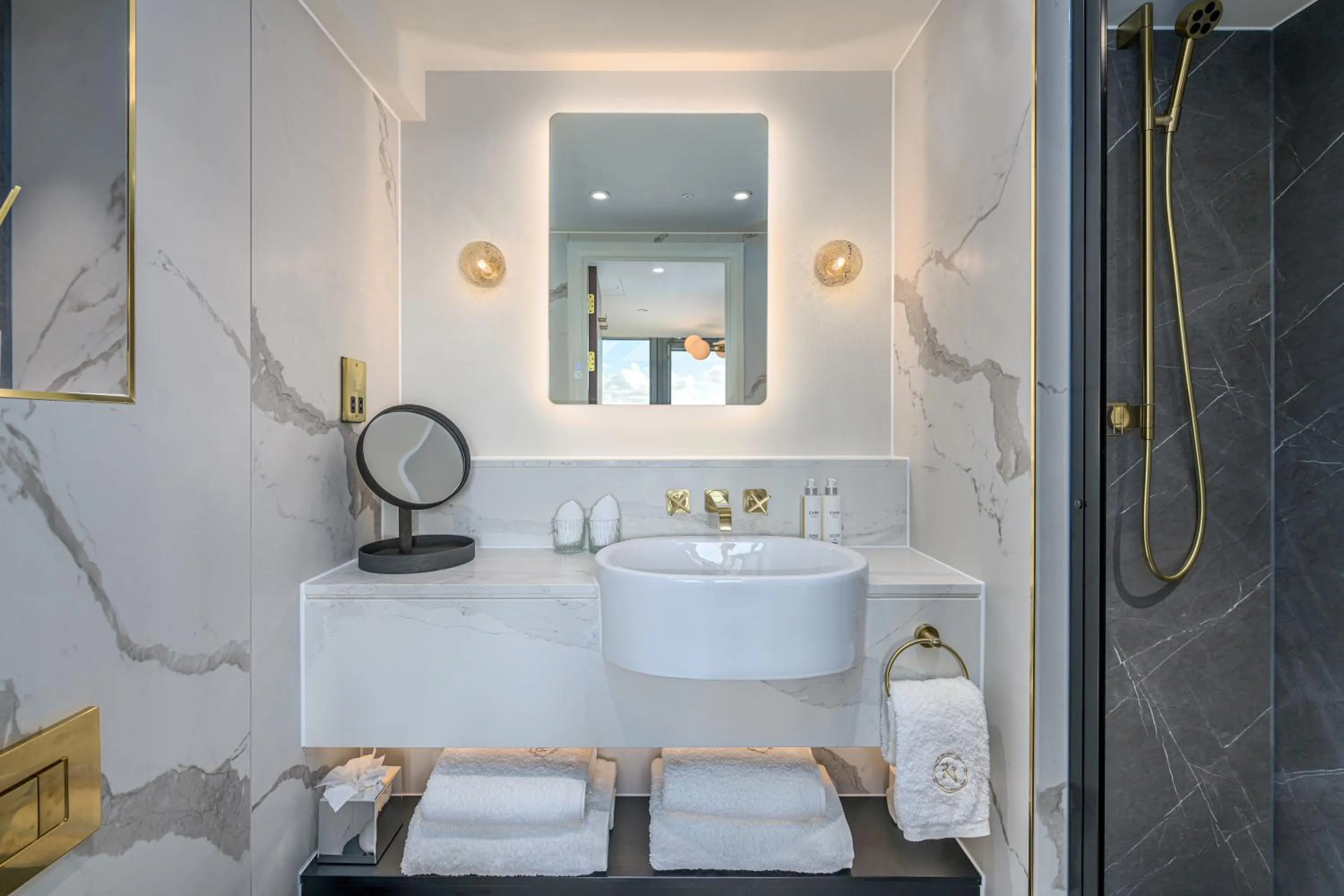 Bathroom in RÌGH Residences - George Street