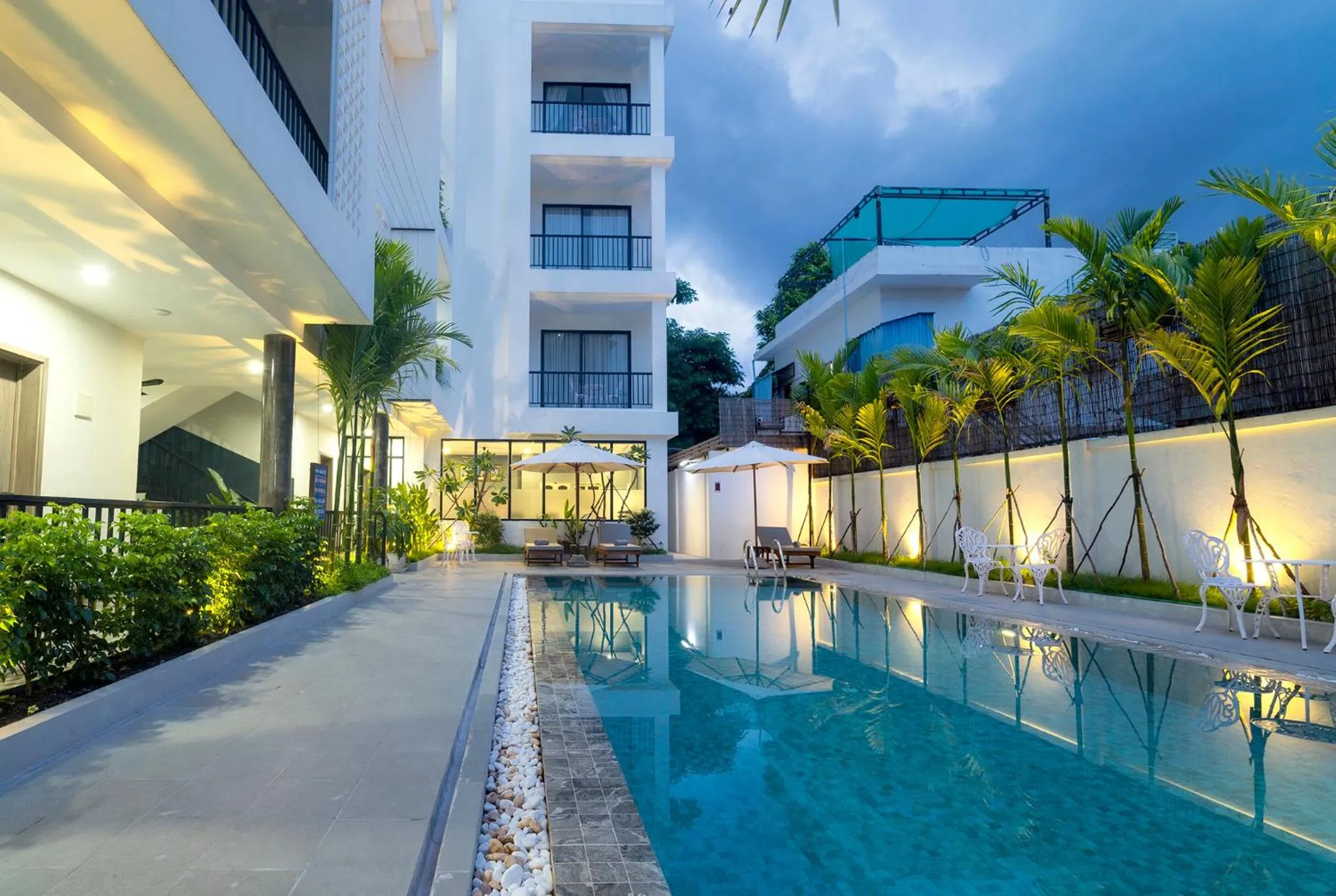 Swimming pool in LH Residence 752