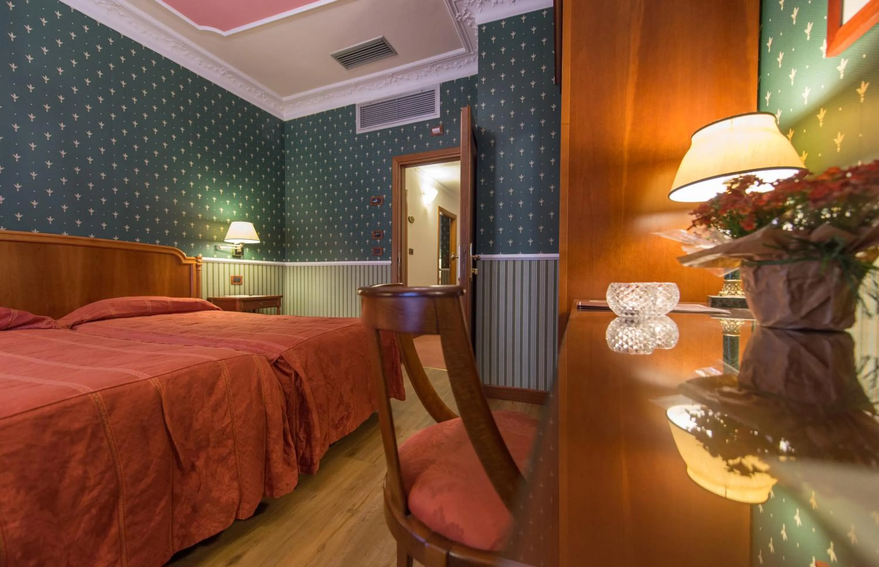 Bedroom, Bed in Strozzi Palace Hotel