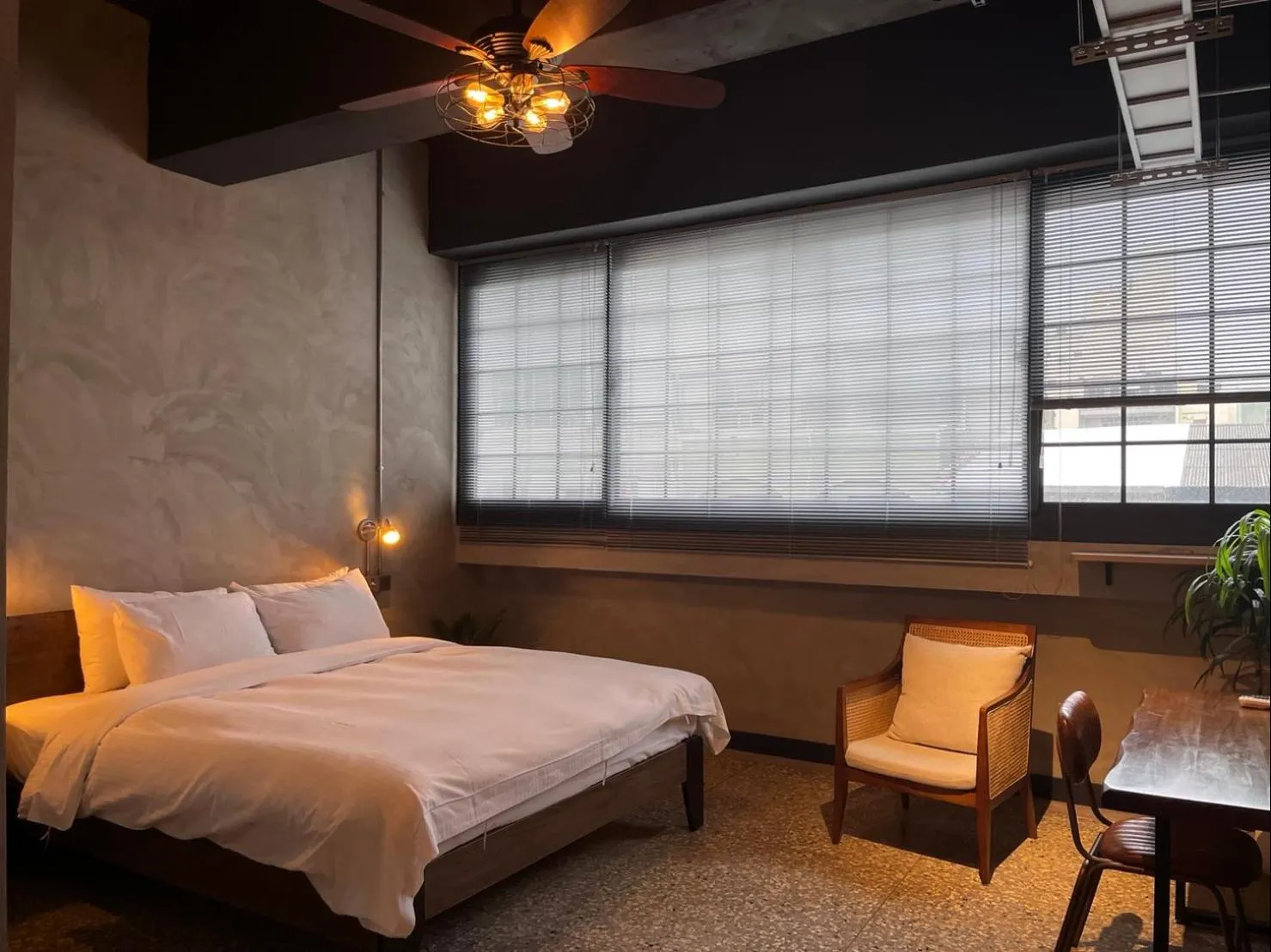 Bed in The Retro Tai-Pan