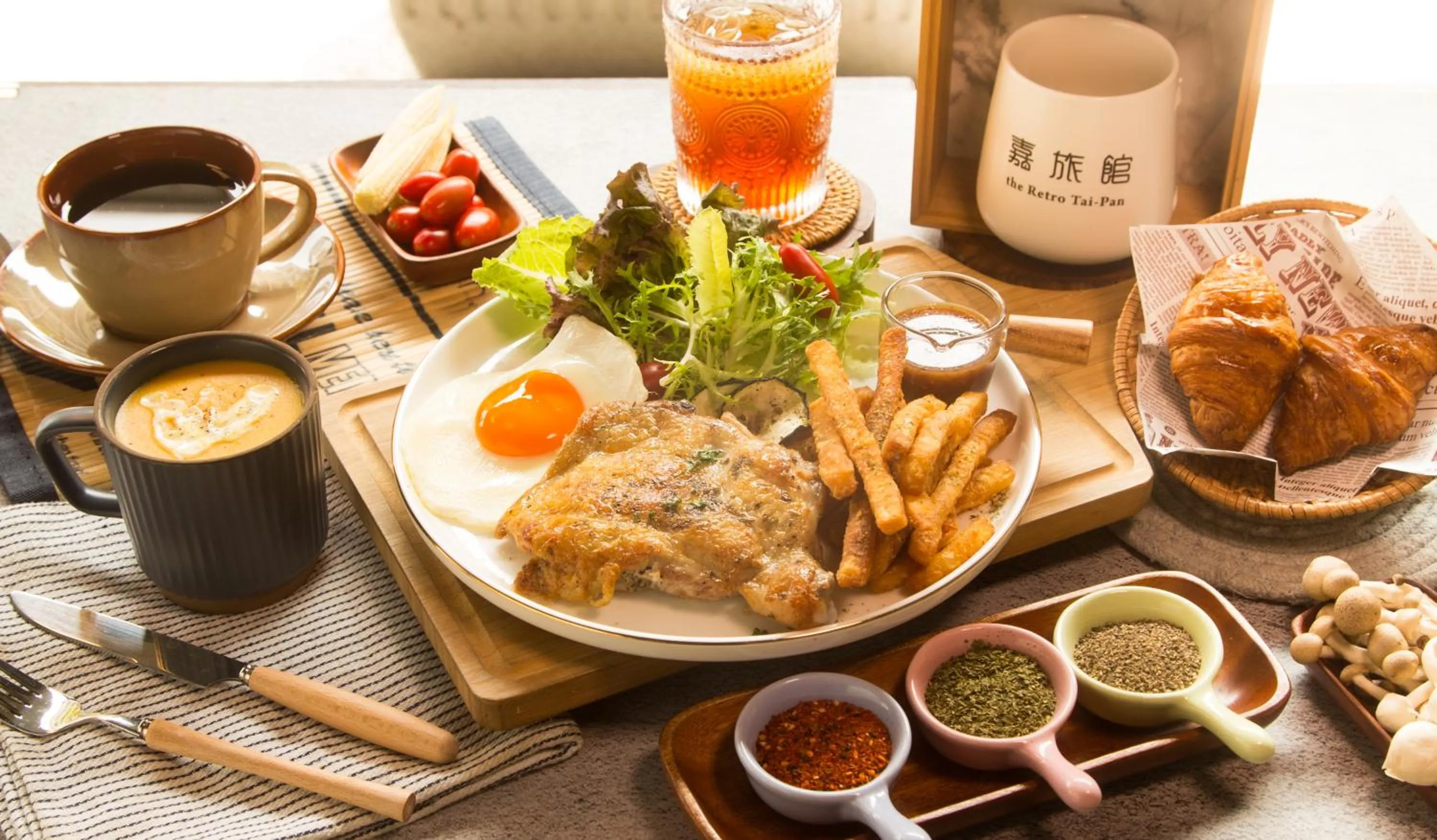 Breakfast in The Retro Tai-Pan