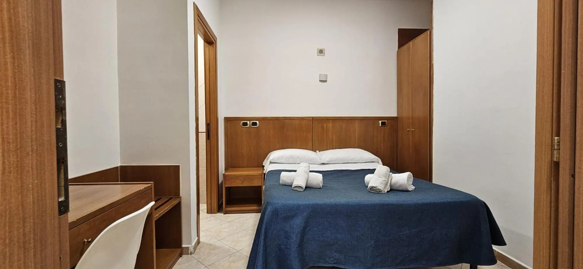 Bed in Hotel Zara Napoli