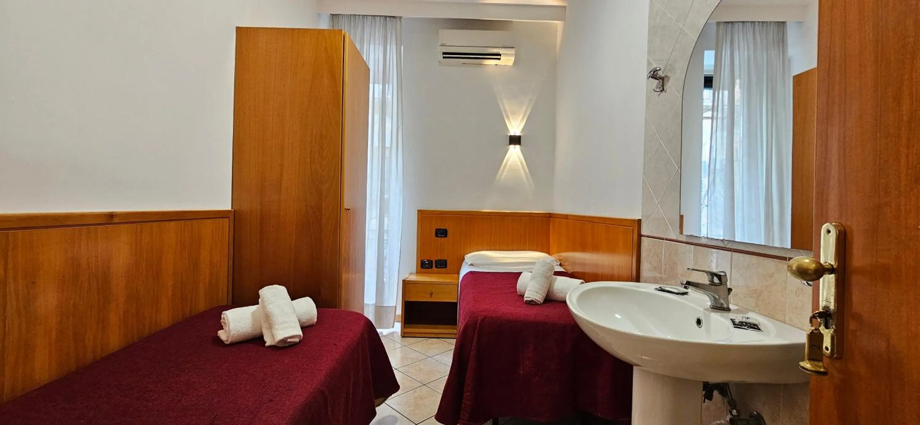 Bed in Hotel Zara Napoli