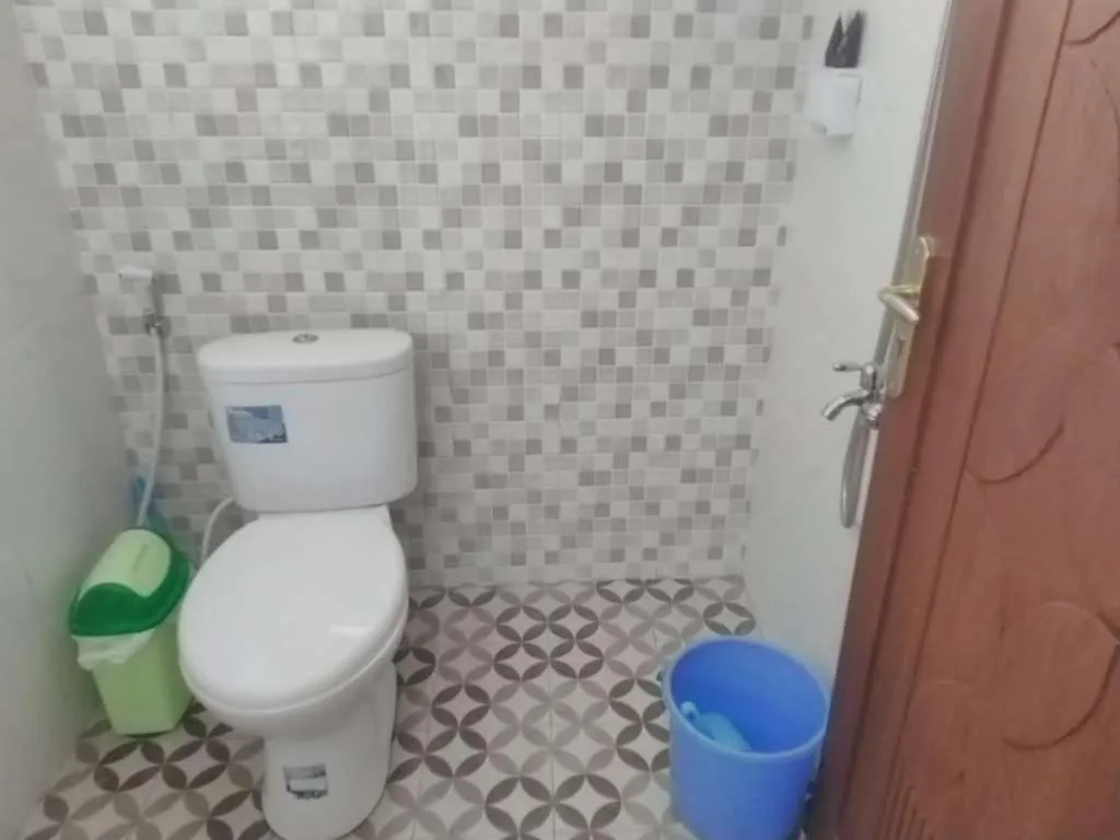 Toilet in Penginapan Homestay Mudiyono Syari'ah