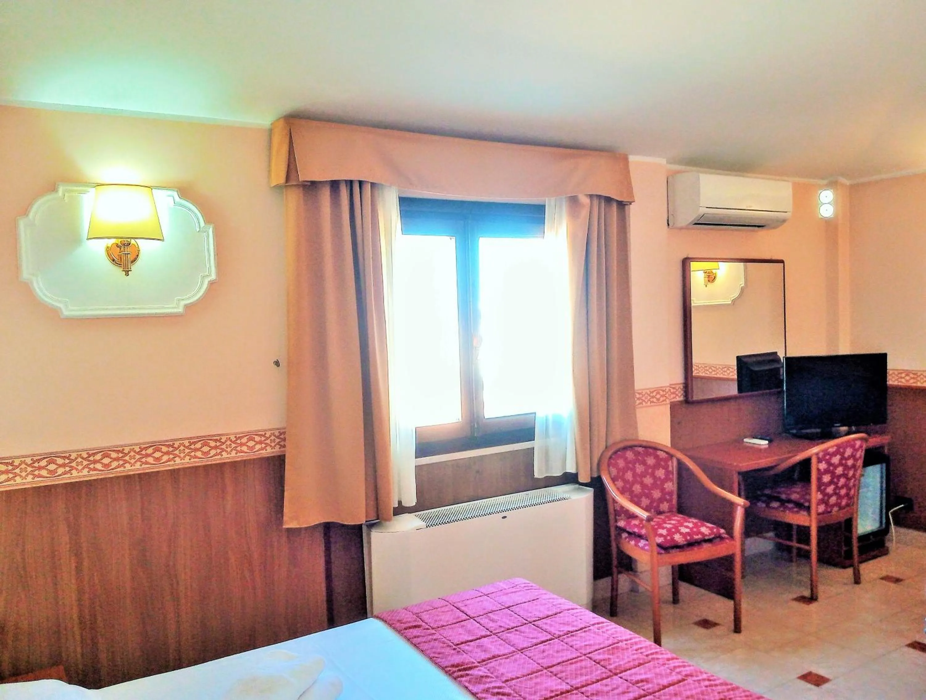 TV and multimedia, Bed in Hotel Riviera Fiumicino