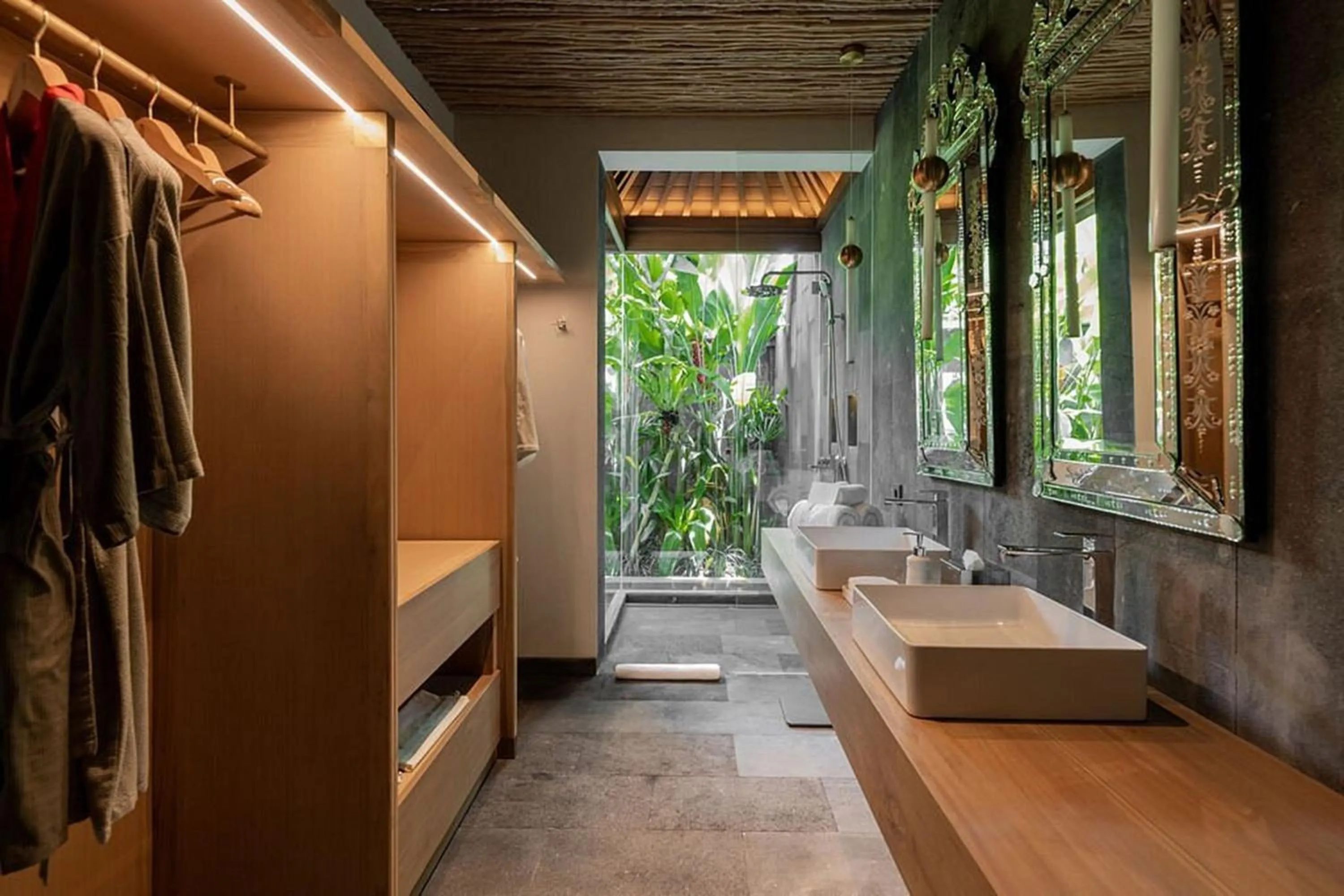 Bathroom in La Reserve 1785 Canggu - Adults Only