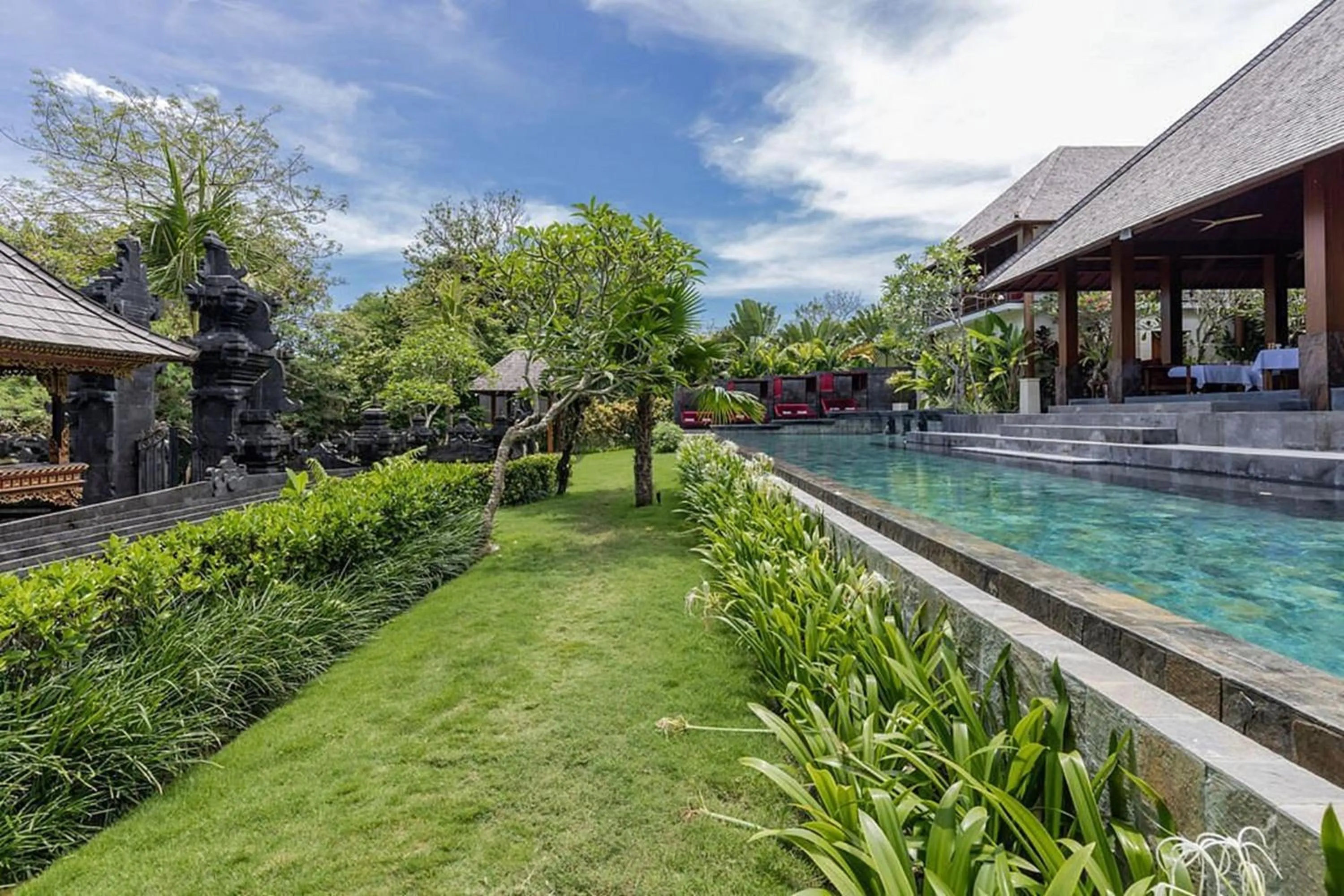 Garden in La Reserve 1785 Canggu - Adults Only