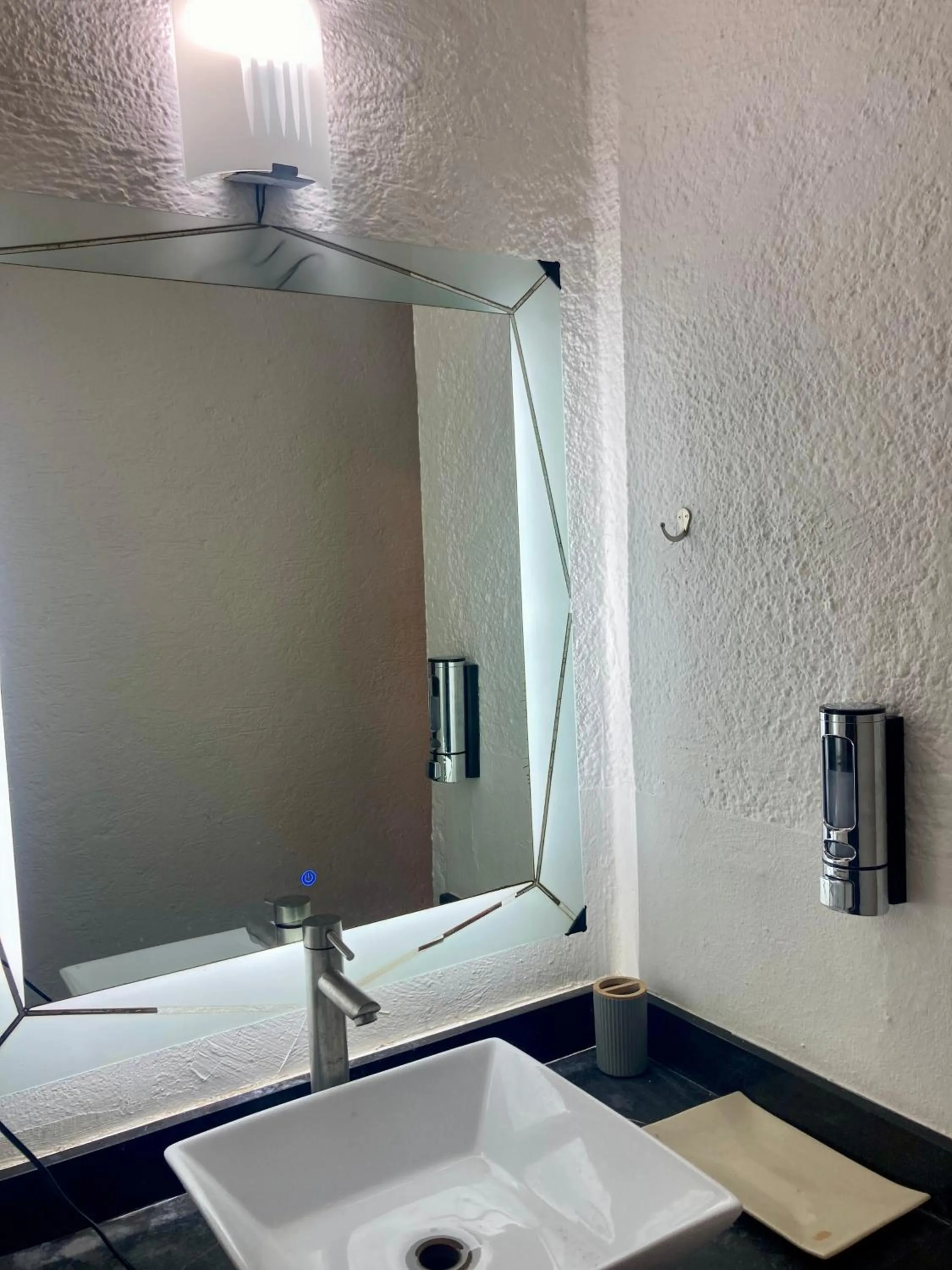 Cancun Oceanfront, Entire Apartment