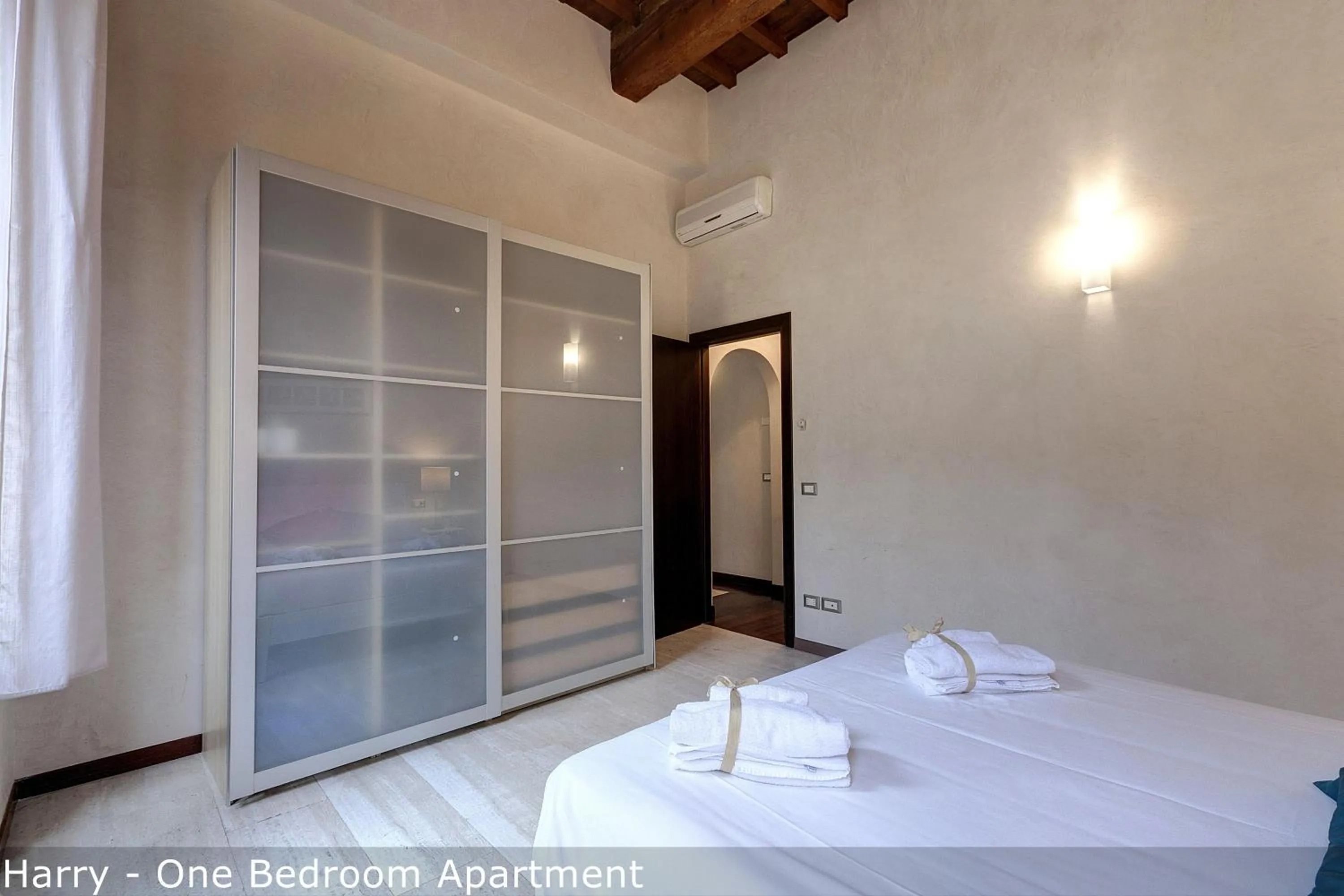 Calzaiuoli Apartments by Mamo Florence