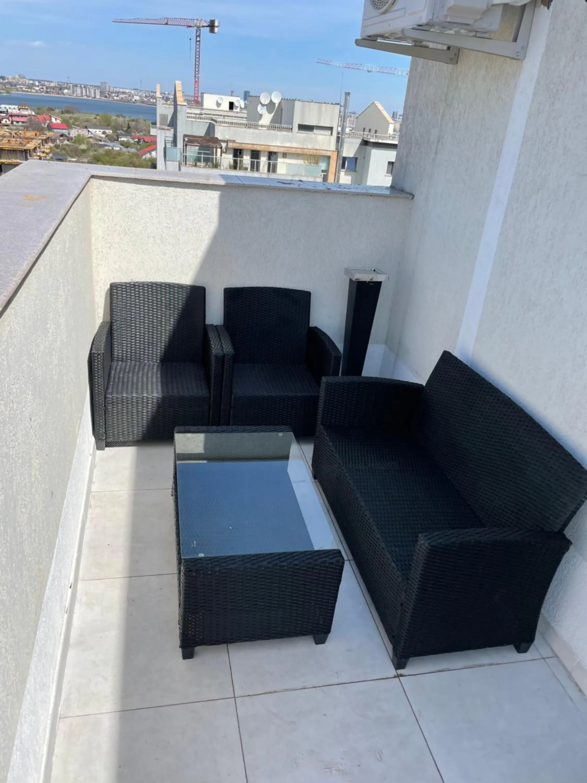 Balcony/Terrace in Stunning 2-Room Penthouse with Lakeview W11