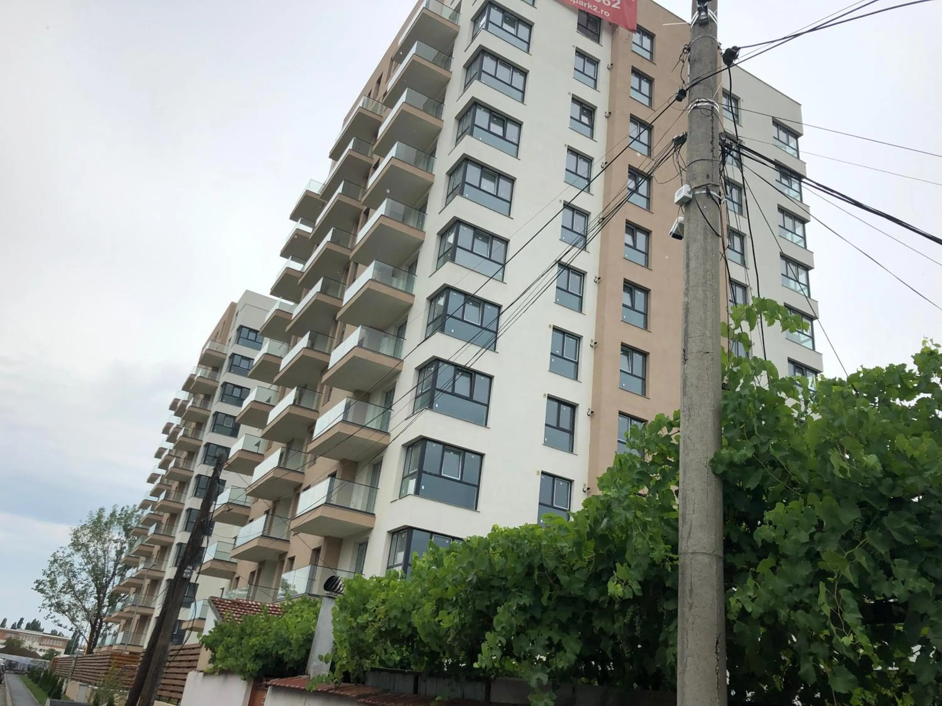 Staff in Stunning 2-Room Penthouse with Lakeview W11