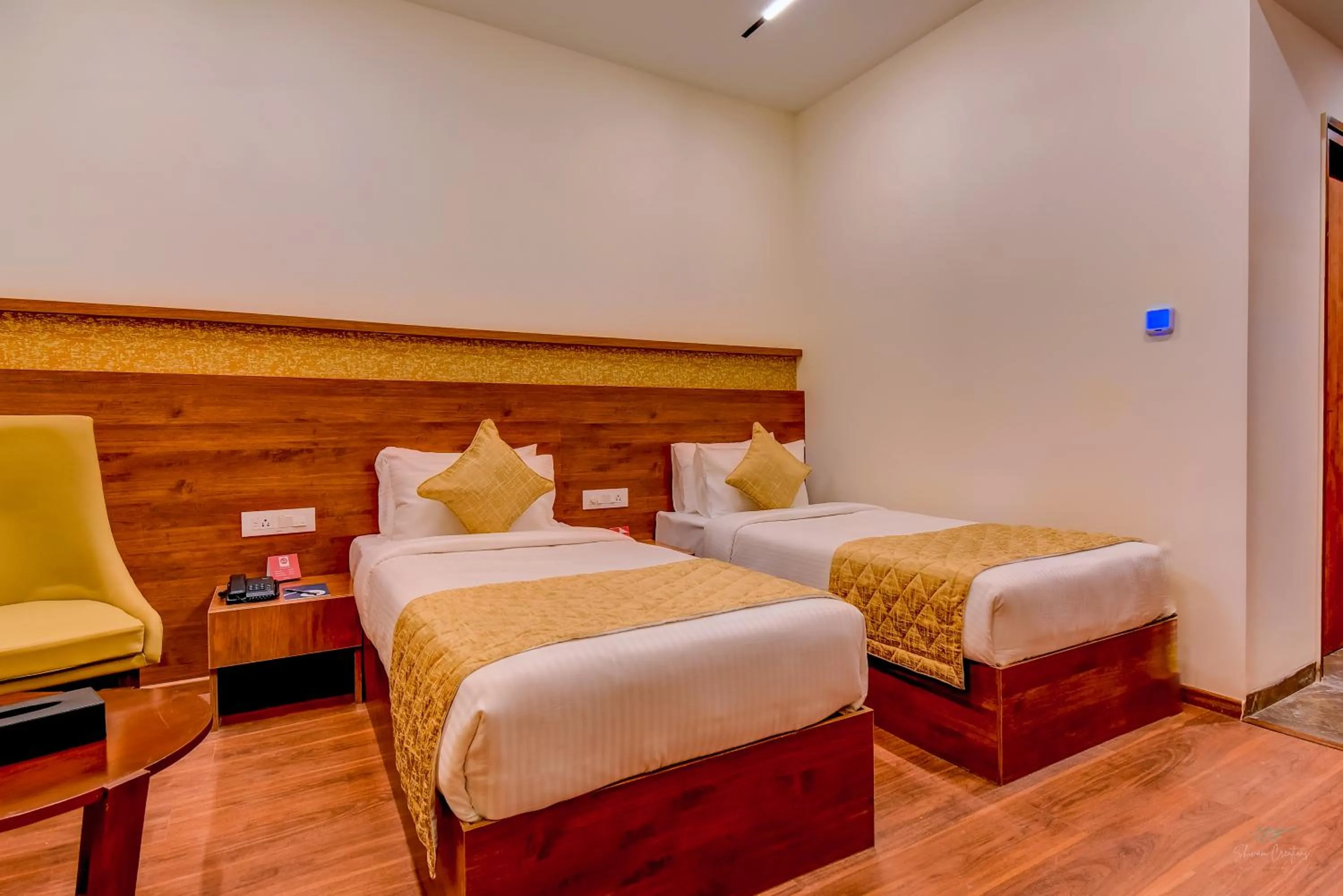 Bedroom, Bed in Zip By Spree Hotels Brookefield