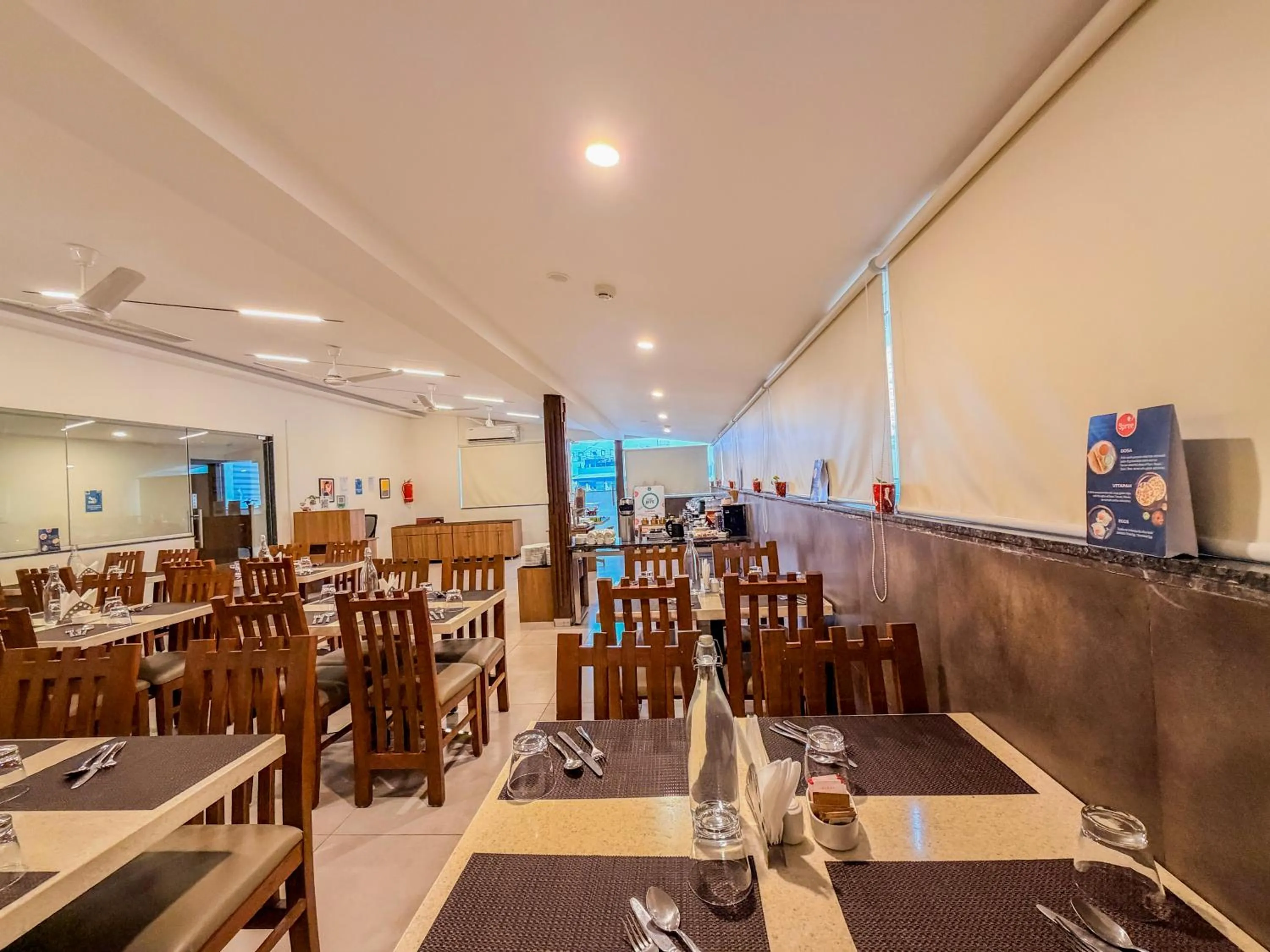 Restaurant/places to eat in Zip By Spree Hotels Brookefield