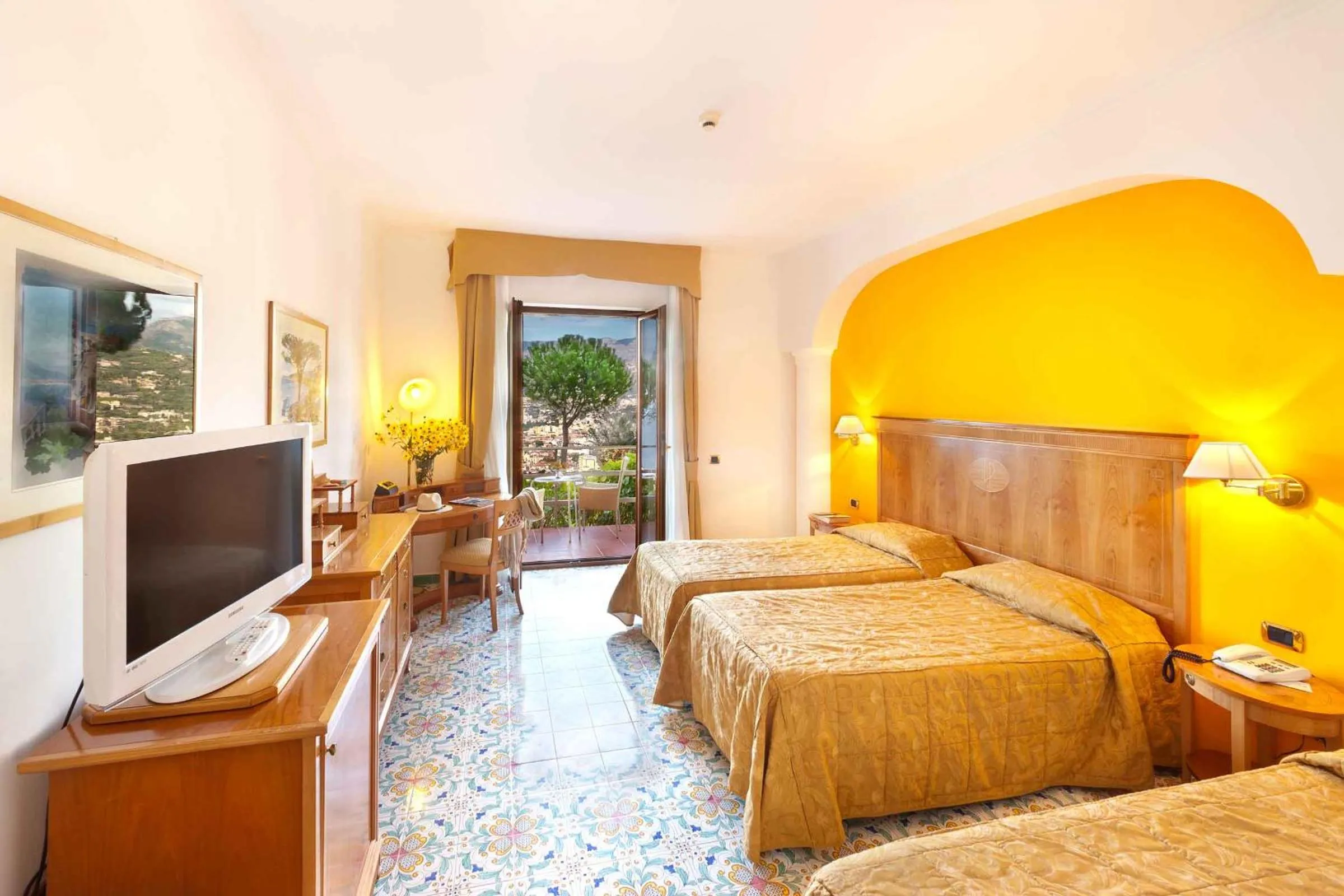 Bedroom, Bed in Grand Hotel President