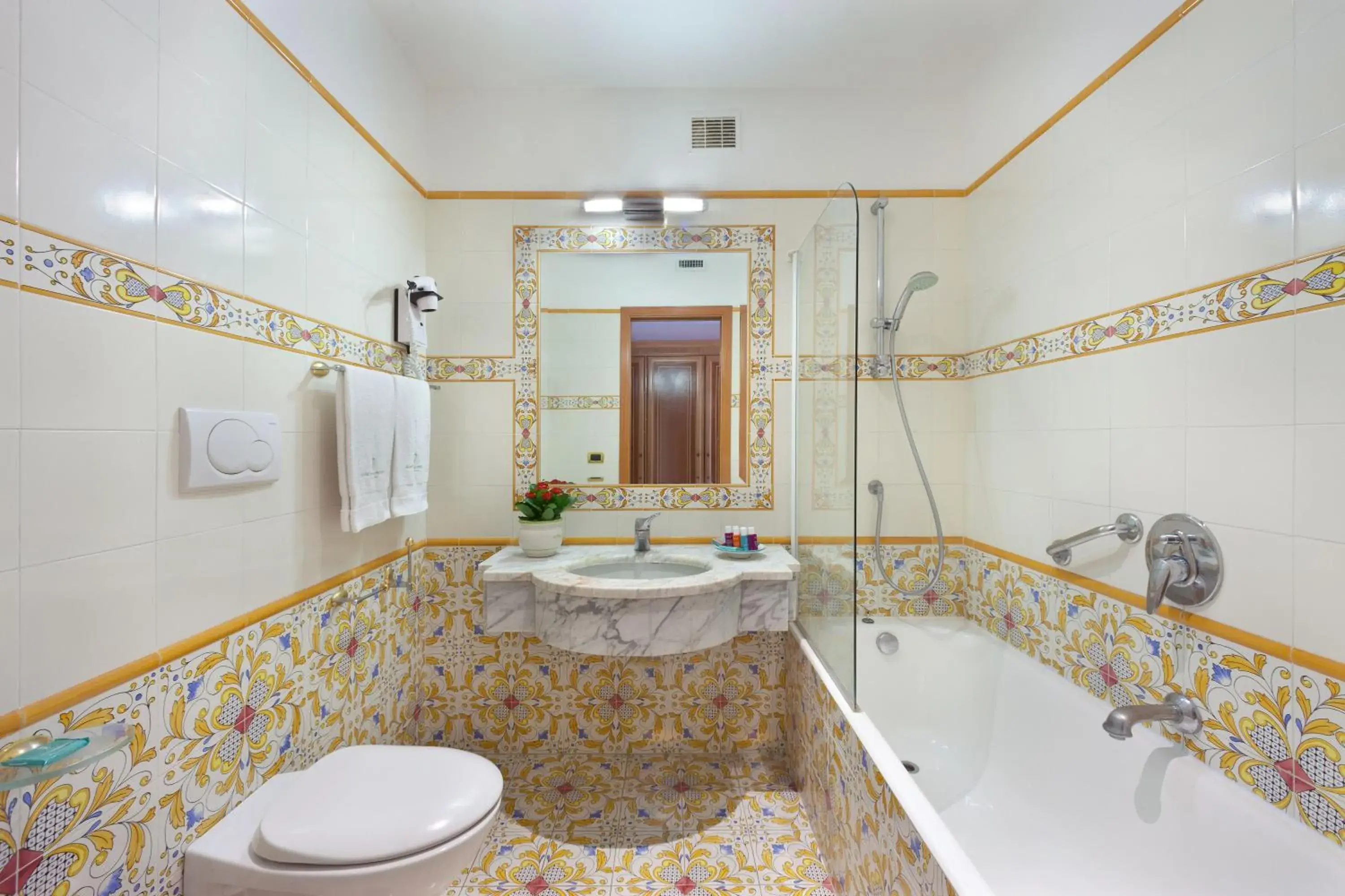 Superior Double Room with Sea View in Grand Hotel President Superior Double Room with Sea View in Grand Hotel President