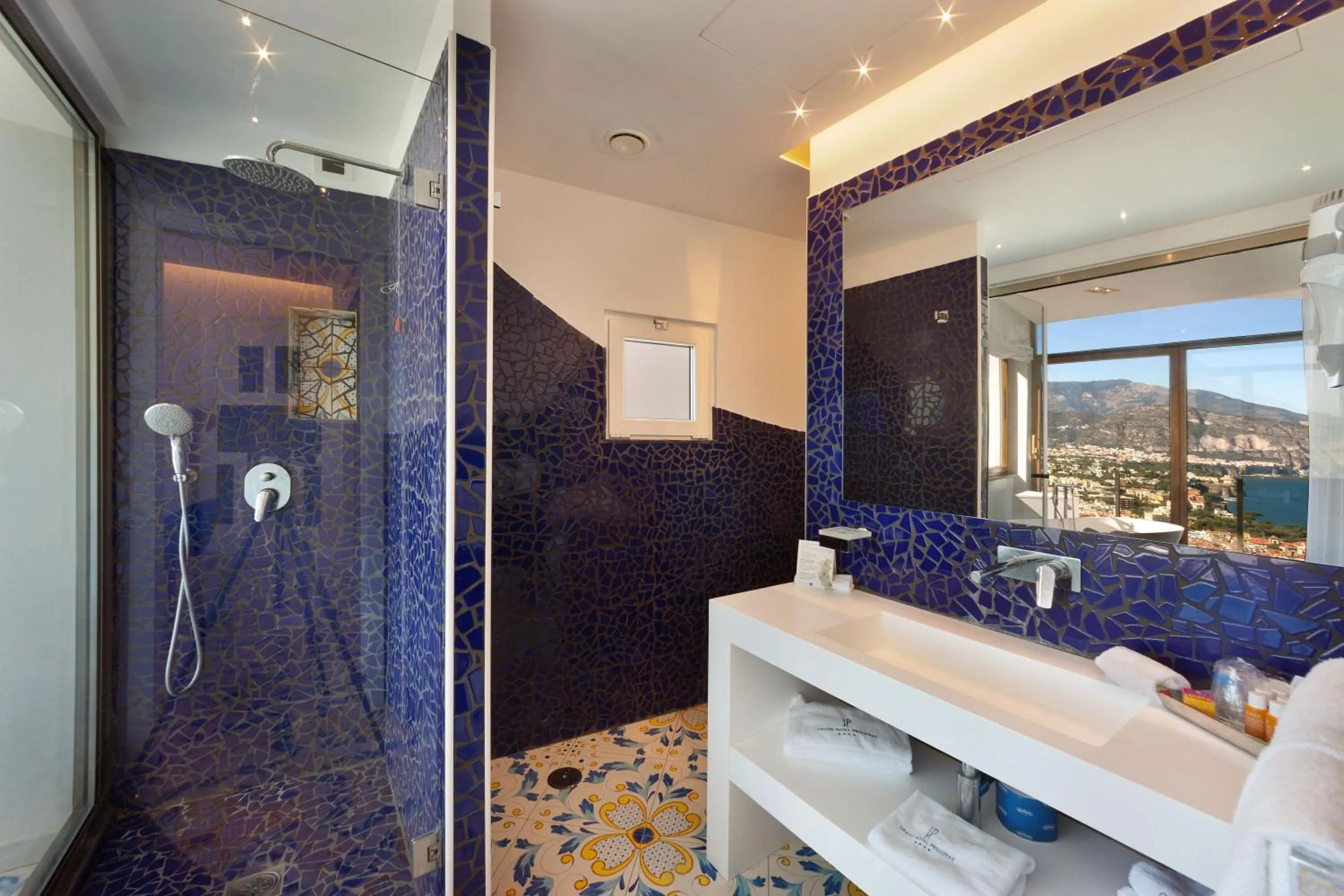 Bathroom in Grand Hotel President