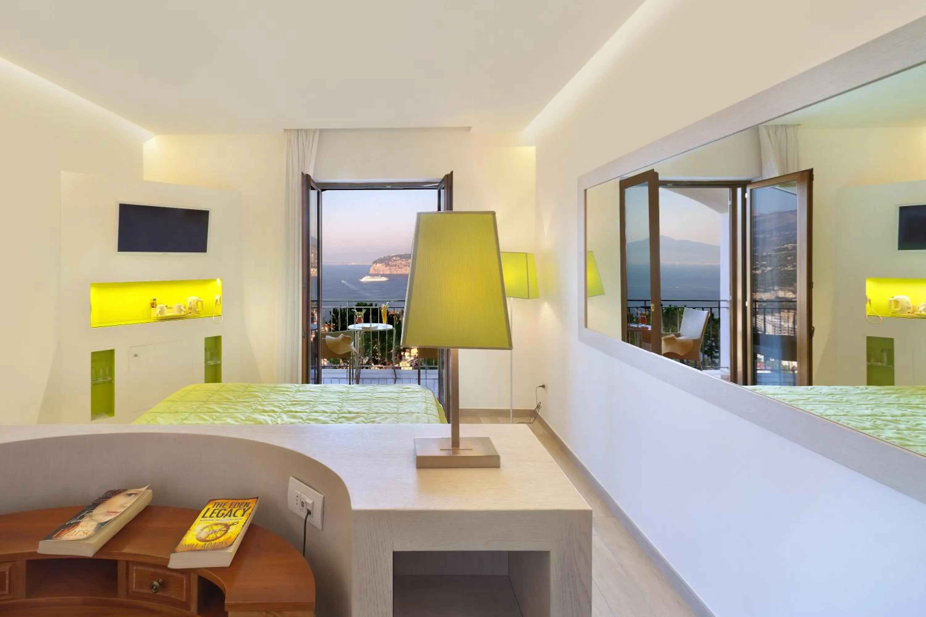 Photo of the whole room, Bed in Grand Hotel President