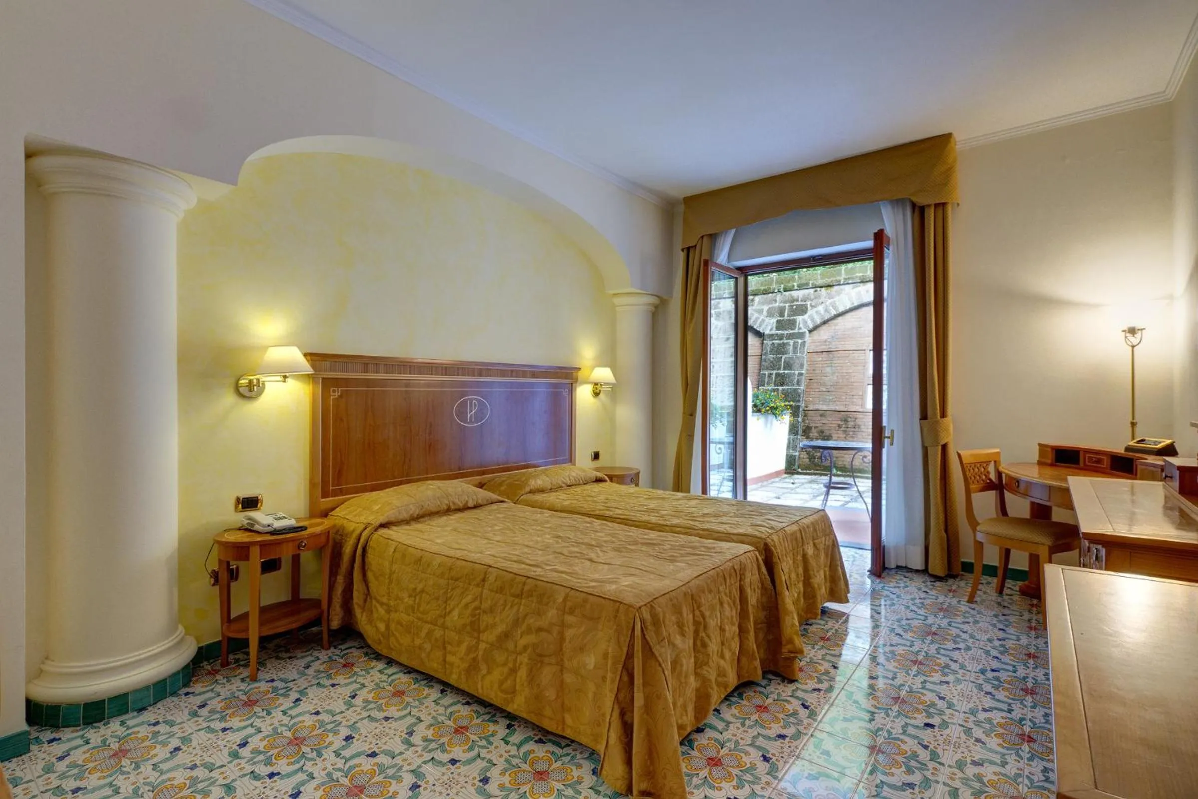 Bedroom, Bed in Grand Hotel President