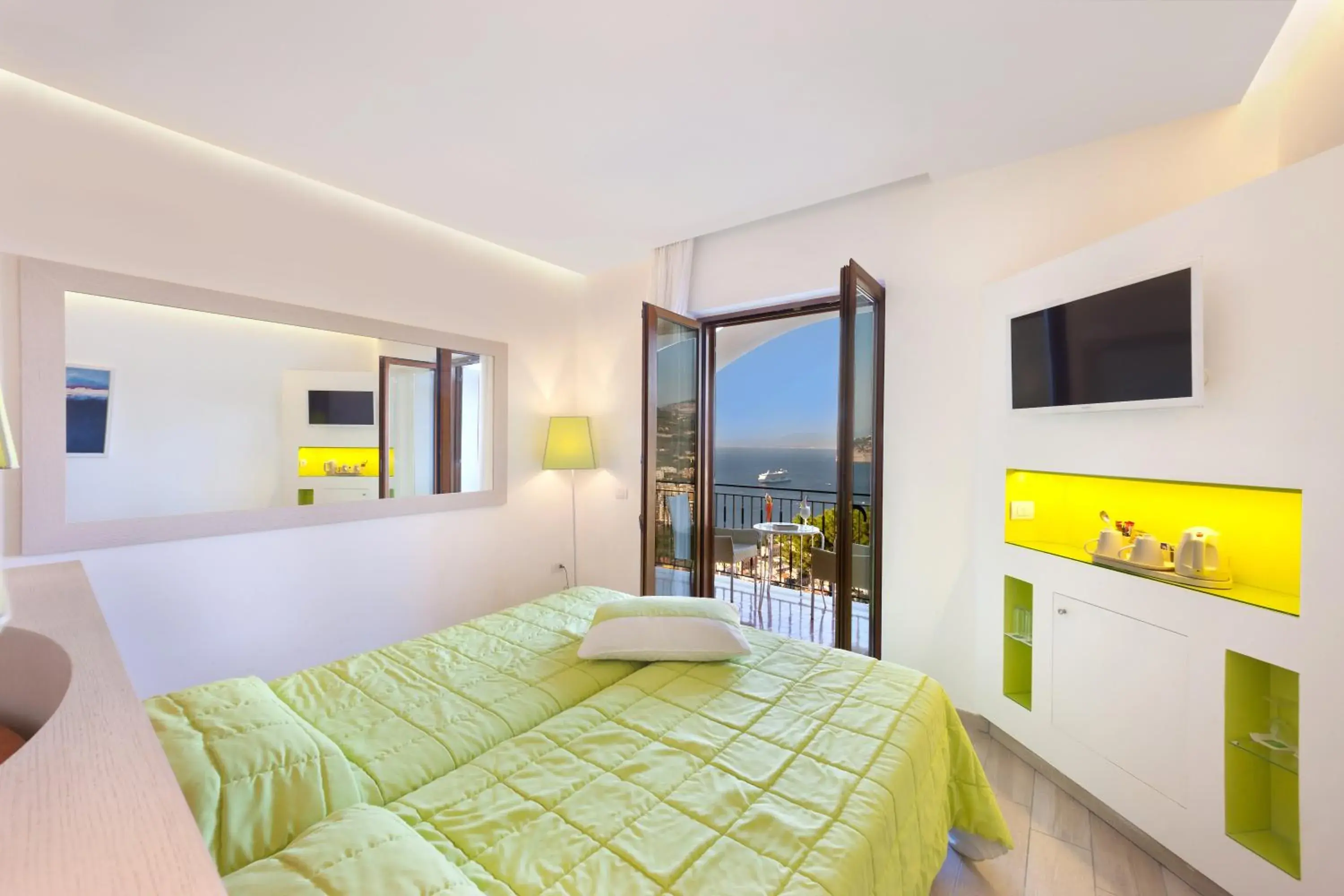 Deluxe Double or Twin Room with Sea View in Grand Hotel President Deluxe Double or Twin Room with Sea View in Grand Hotel President