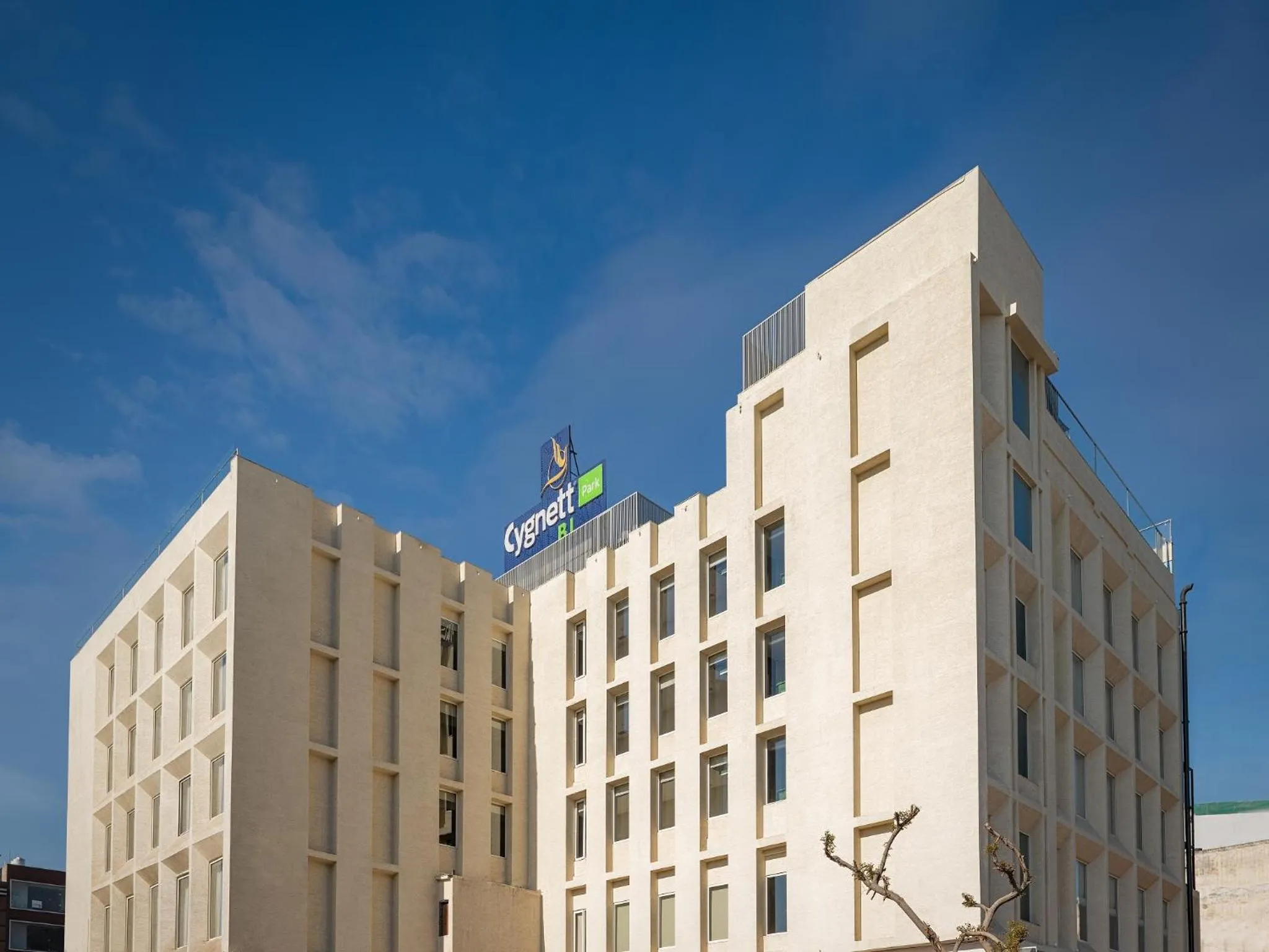 Facade/entrance in Cygnett Park BL