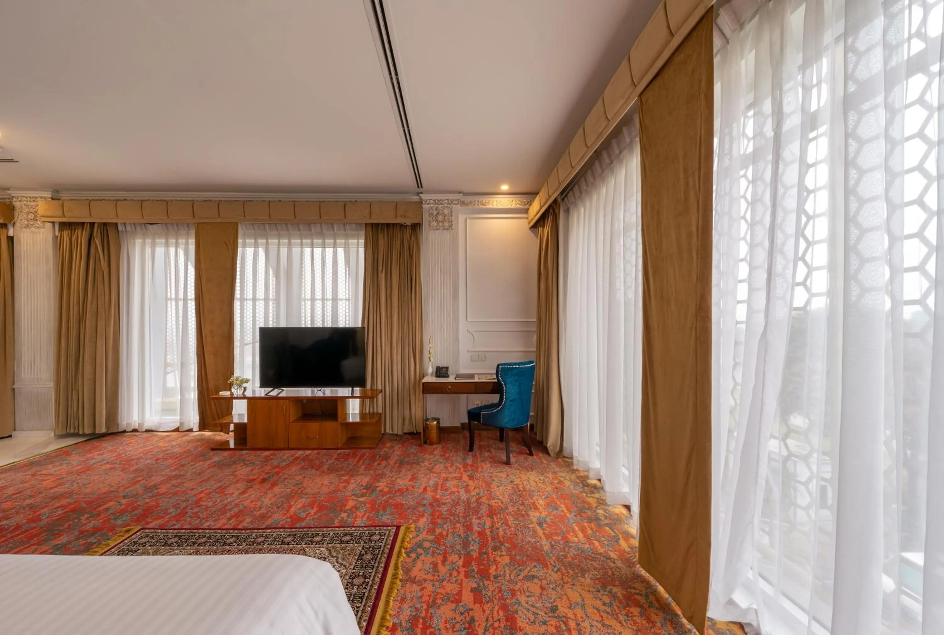 Family, Bed in Best Western Premier Islamabad