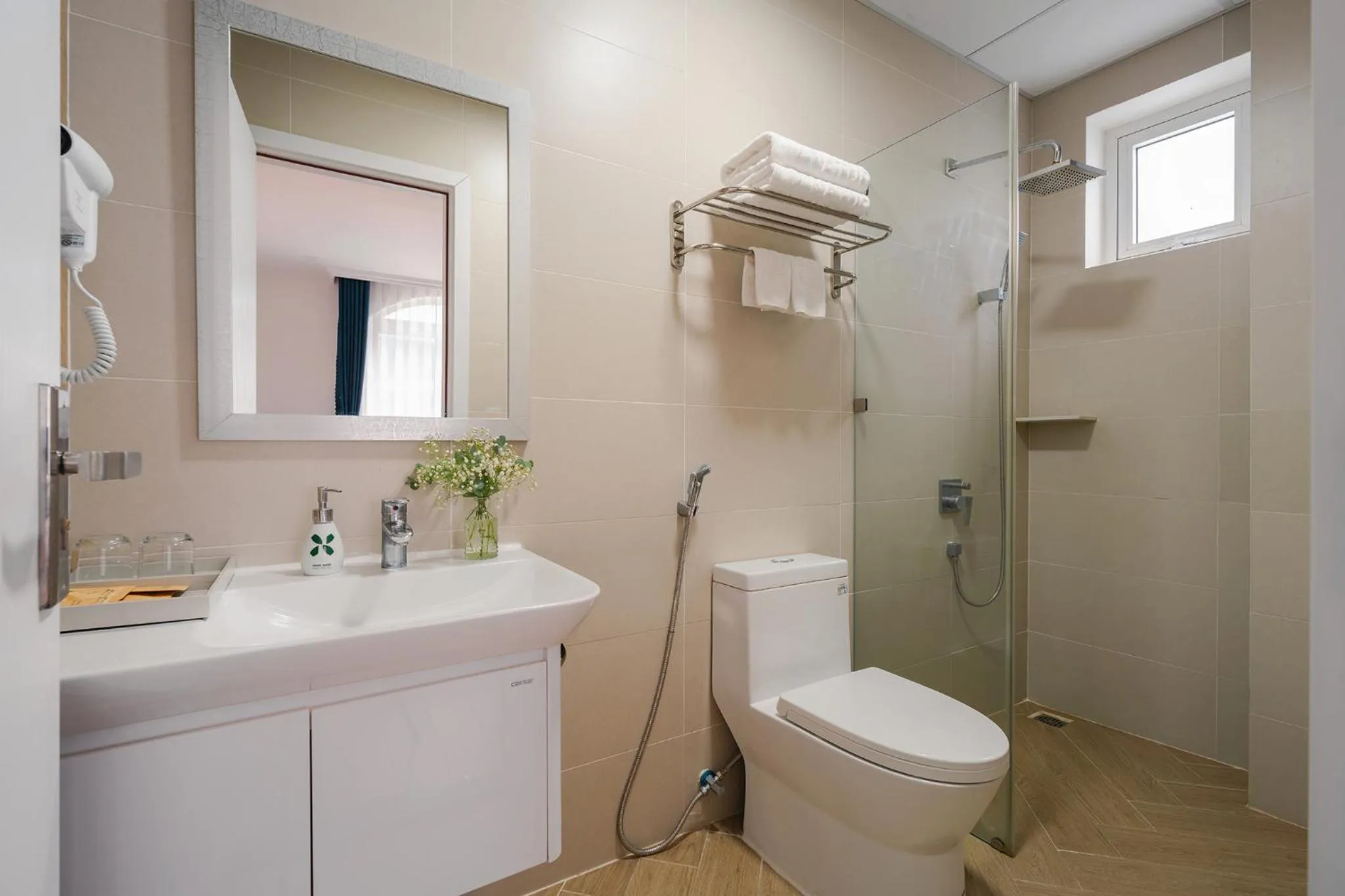 Shower in Nature Hotel Da Lat - Le Dai Hanh