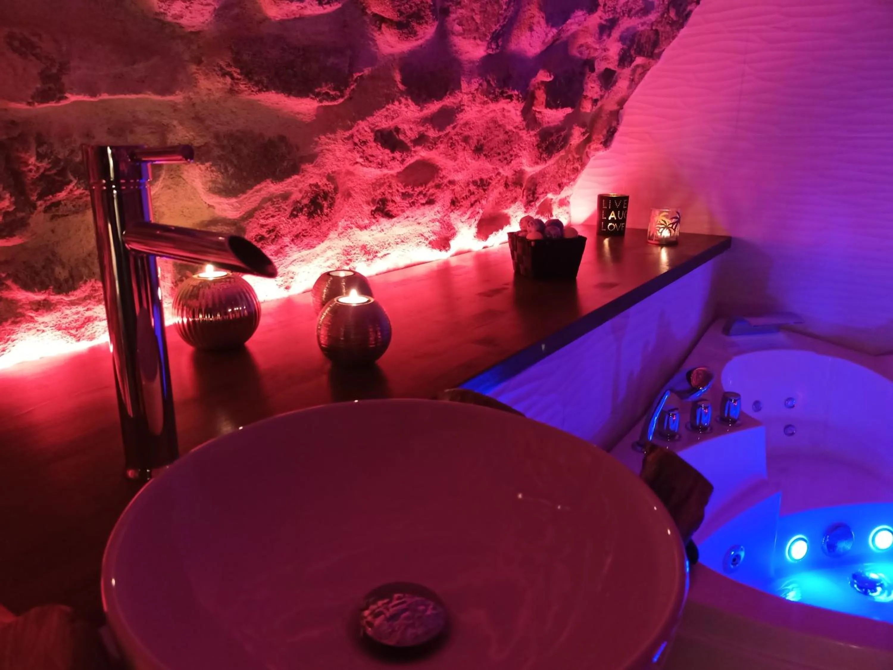 Bathroom in Le Temps Suspendu