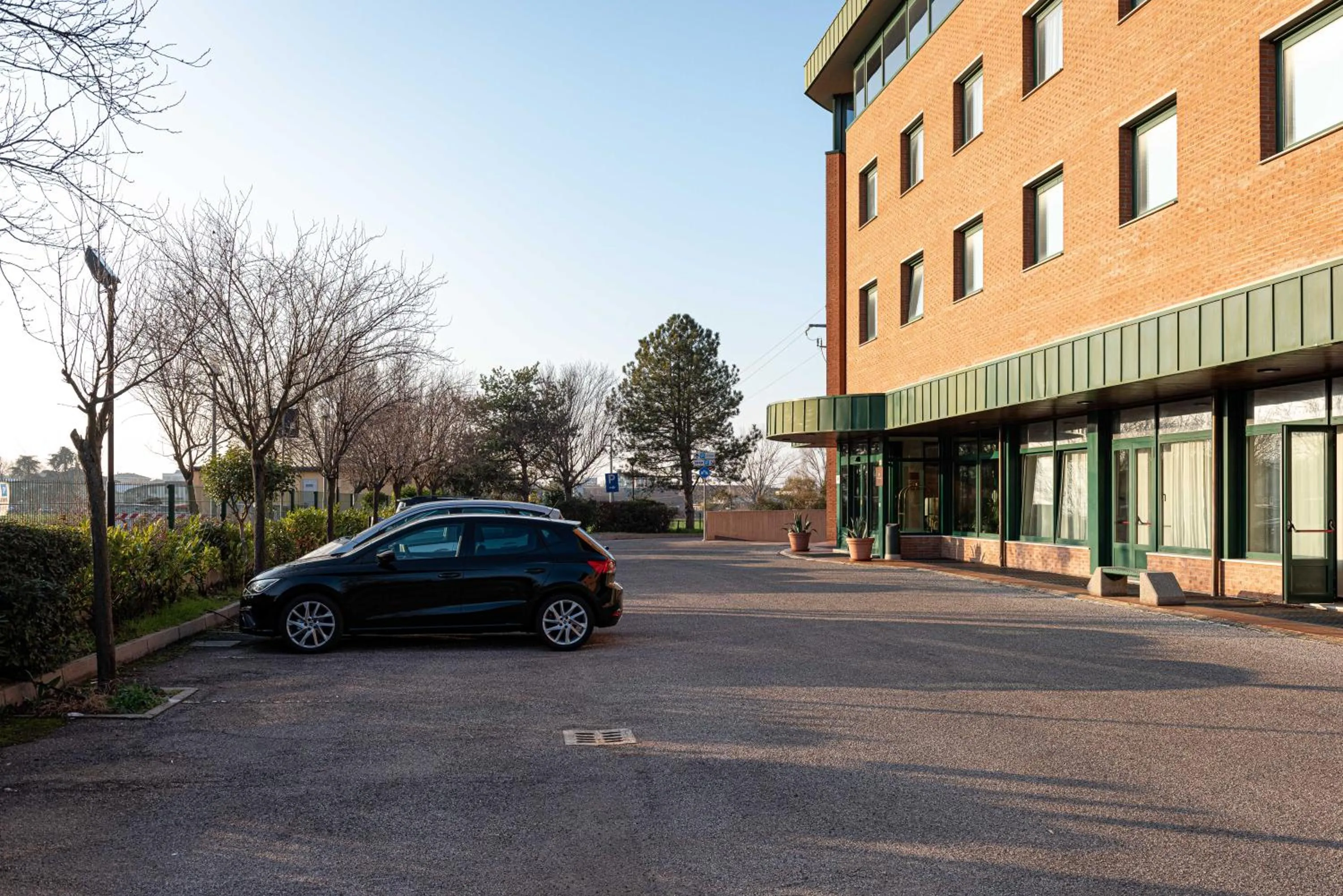 Parking in Phi Hotel Emilia