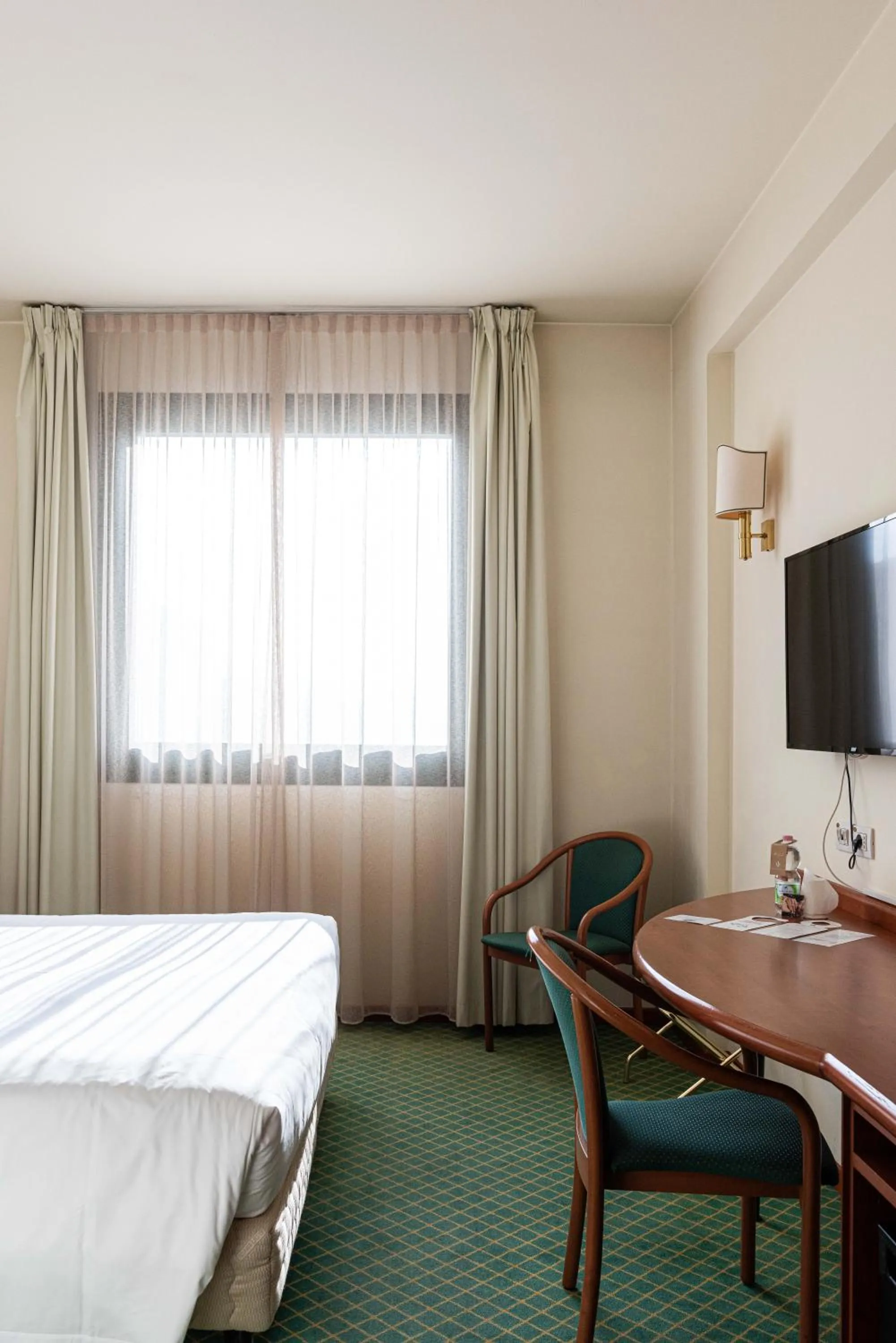 Bedroom, Bed in Phi Hotel Emilia