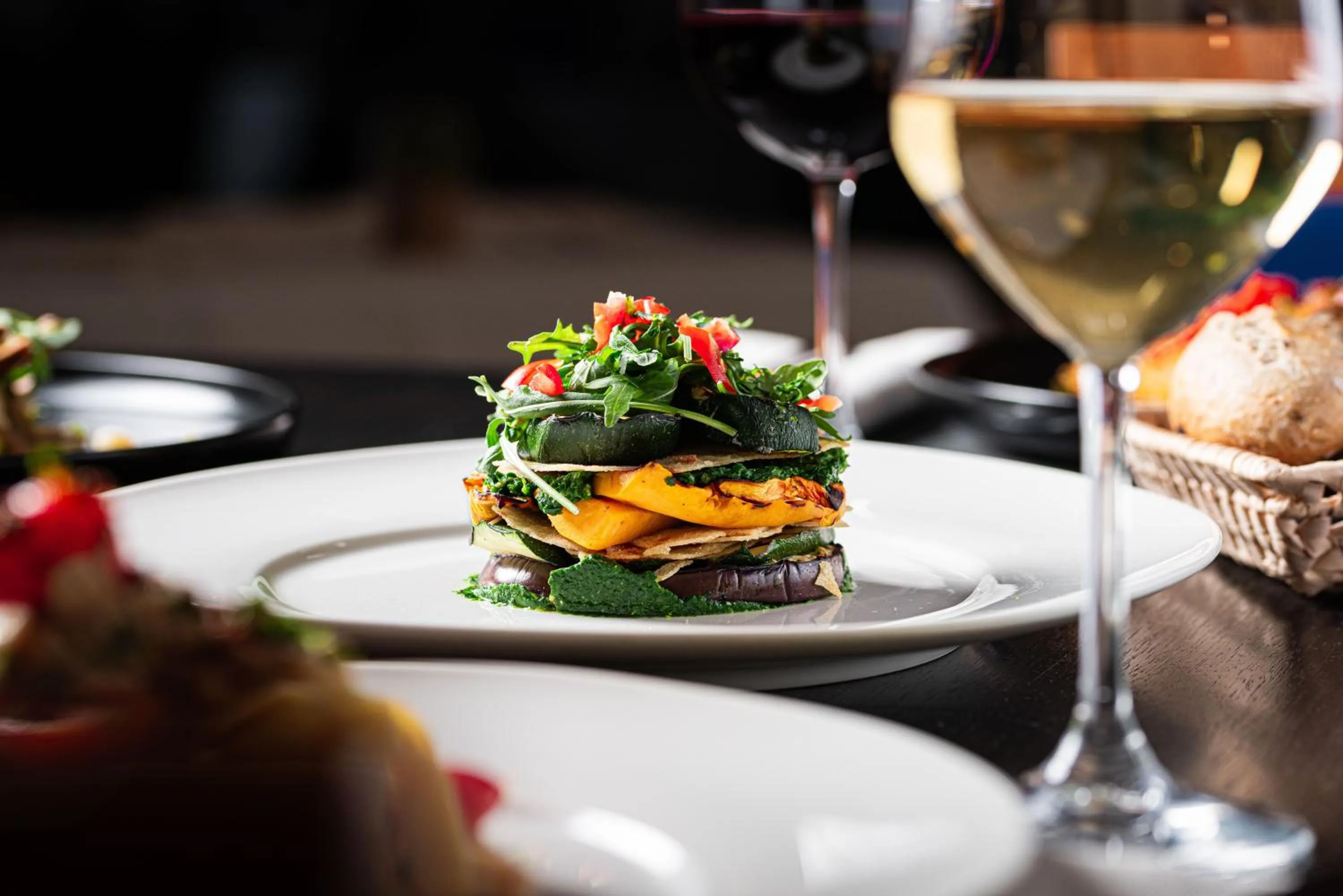 Restaurant/places to eat in Phi Hotel Emilia