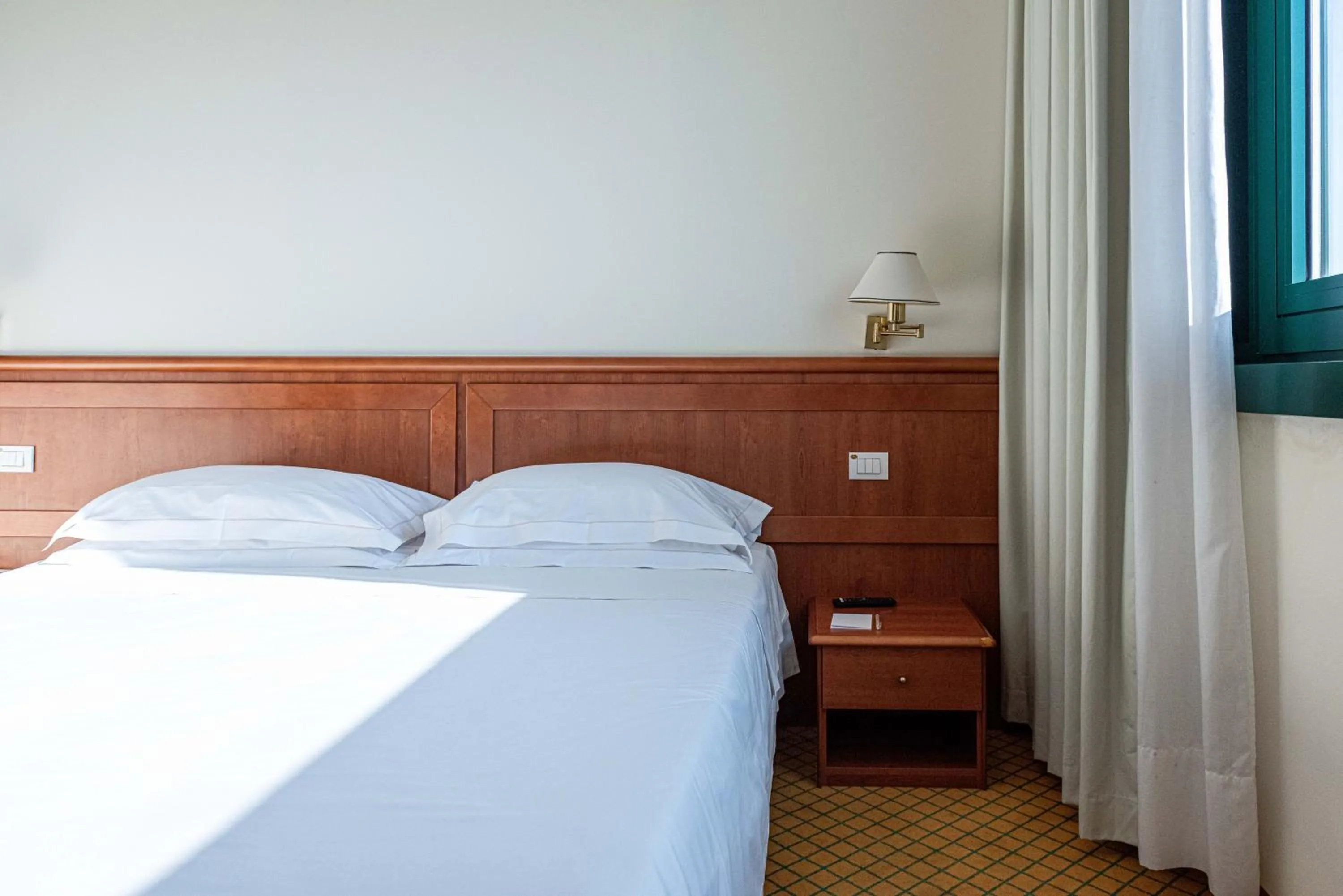 Bedroom, Bed in Phi Hotel Emilia