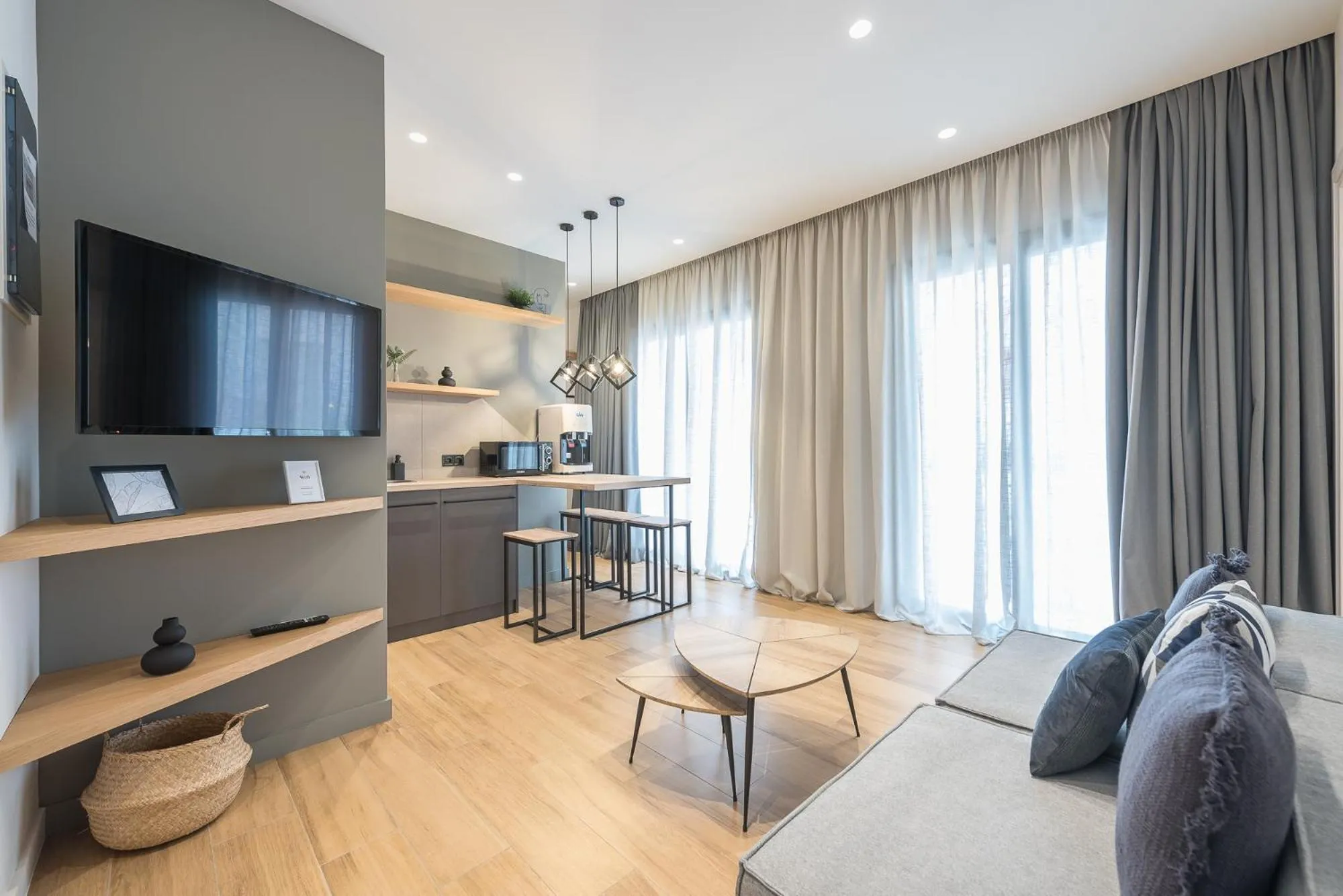 The Asprogeraka - self check-in rooms