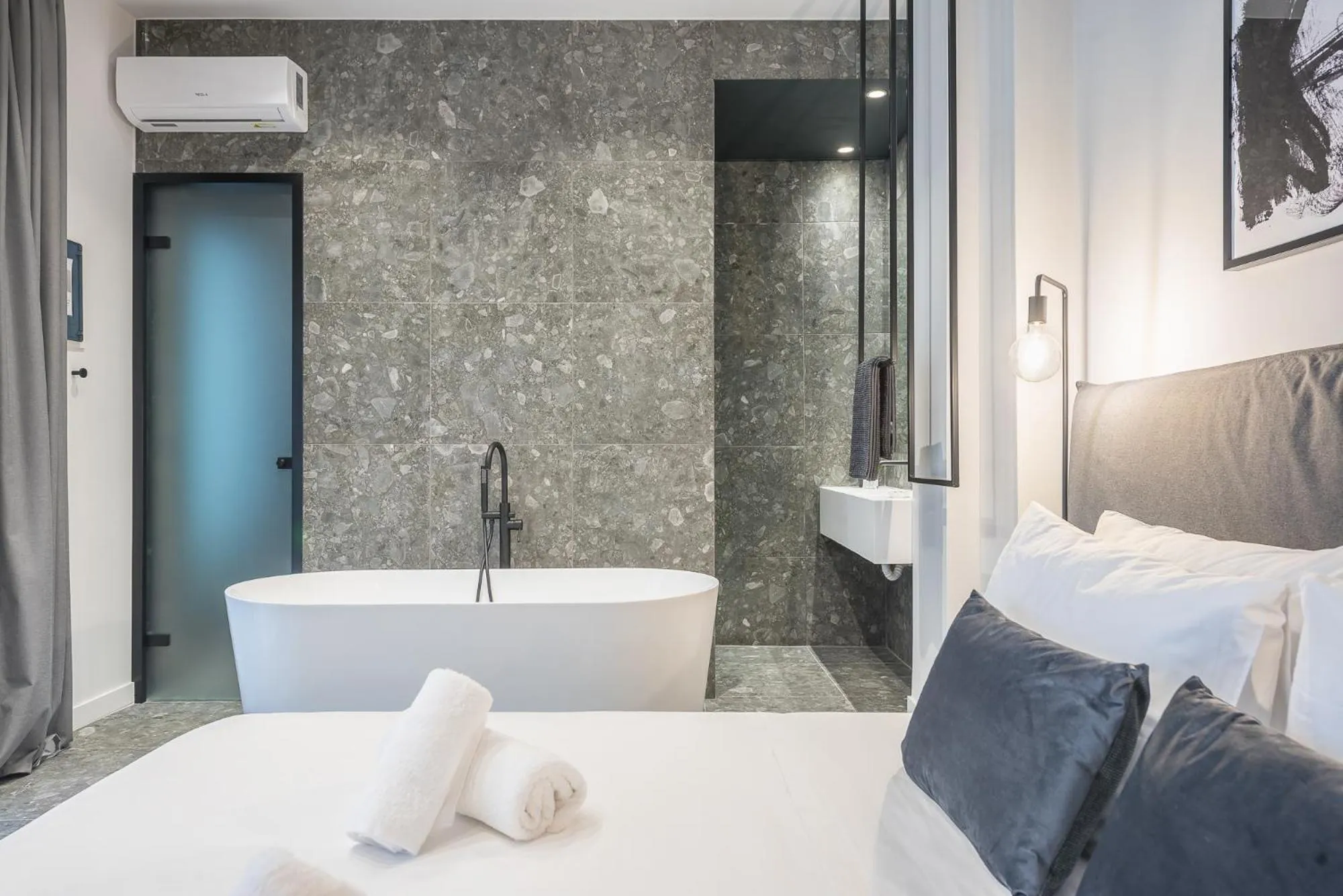 Bed in The Asprogeraka - self check-in rooms