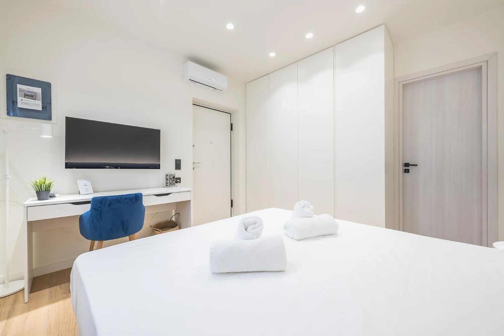 Bed in The Asprogeraka - self check-in rooms