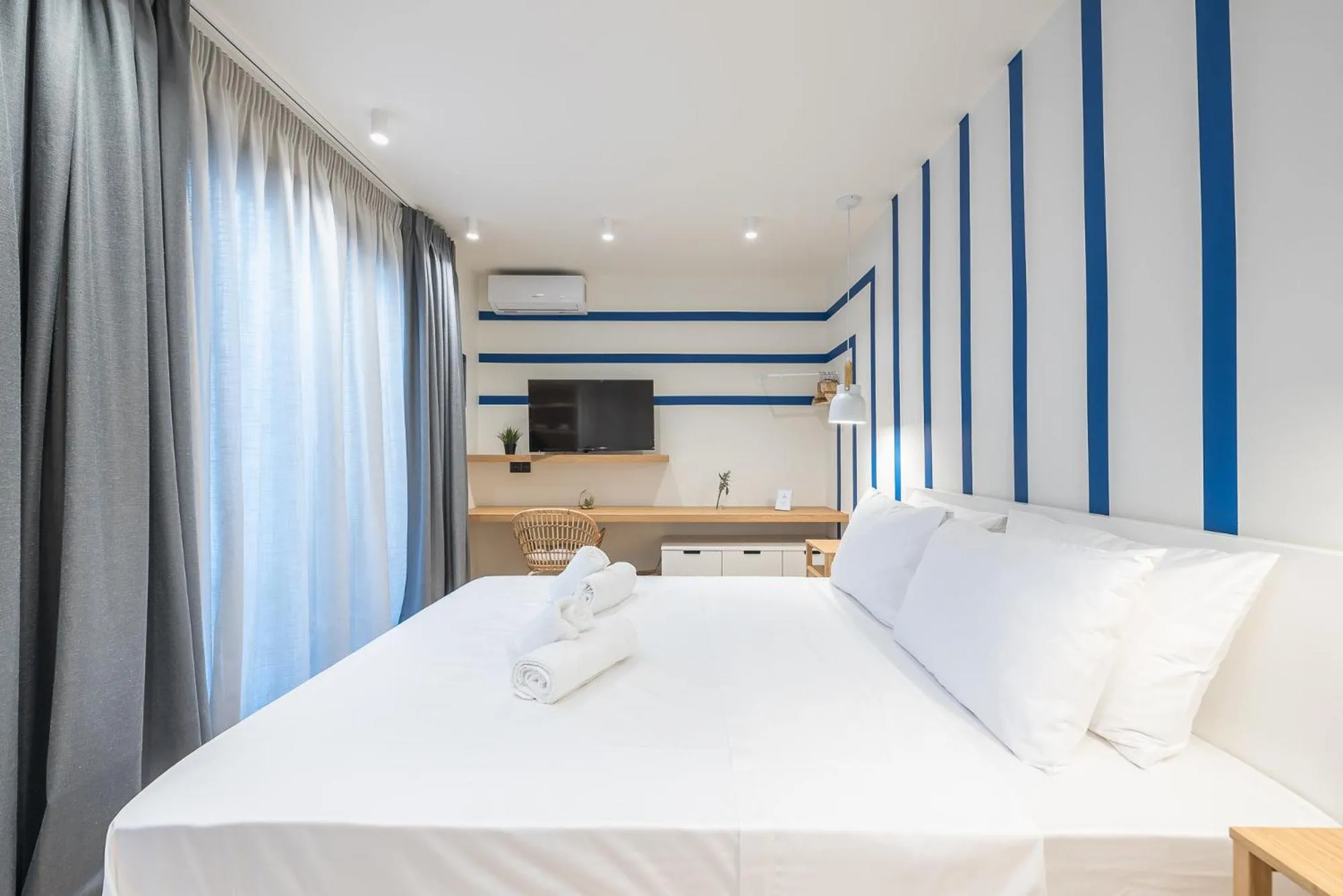 Bed in The Asprogeraka - self check-in rooms