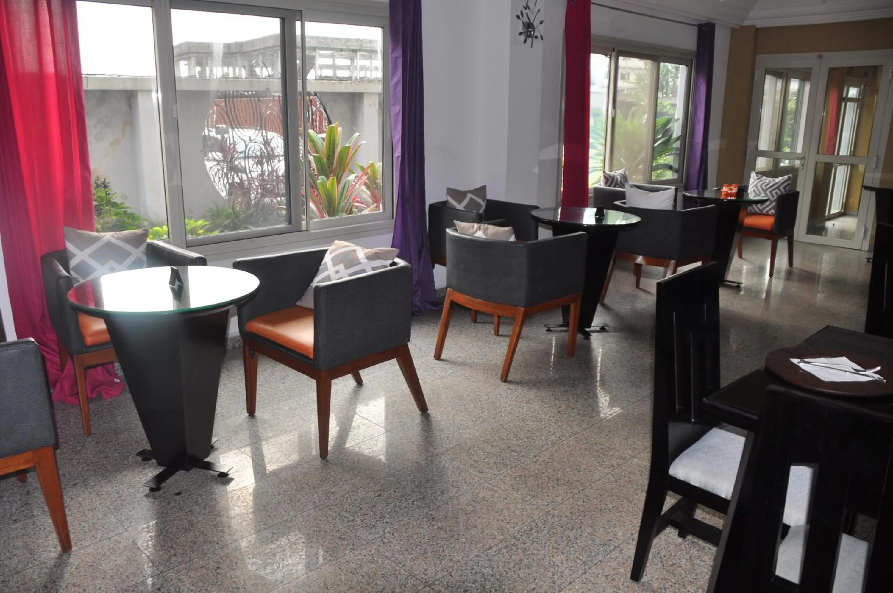 Restaurant/places to eat in Futuris Hotel