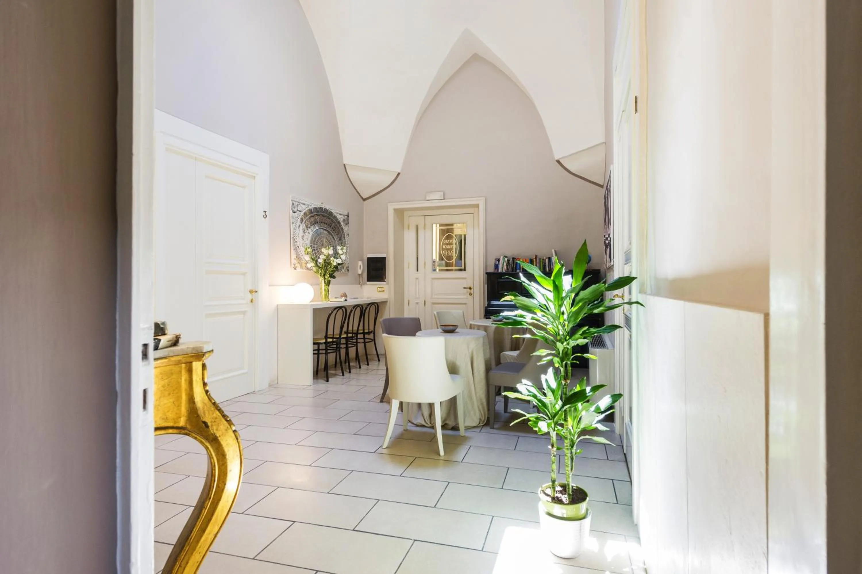 Communal lounge/ TV room in B&B Centro Storico Lecce