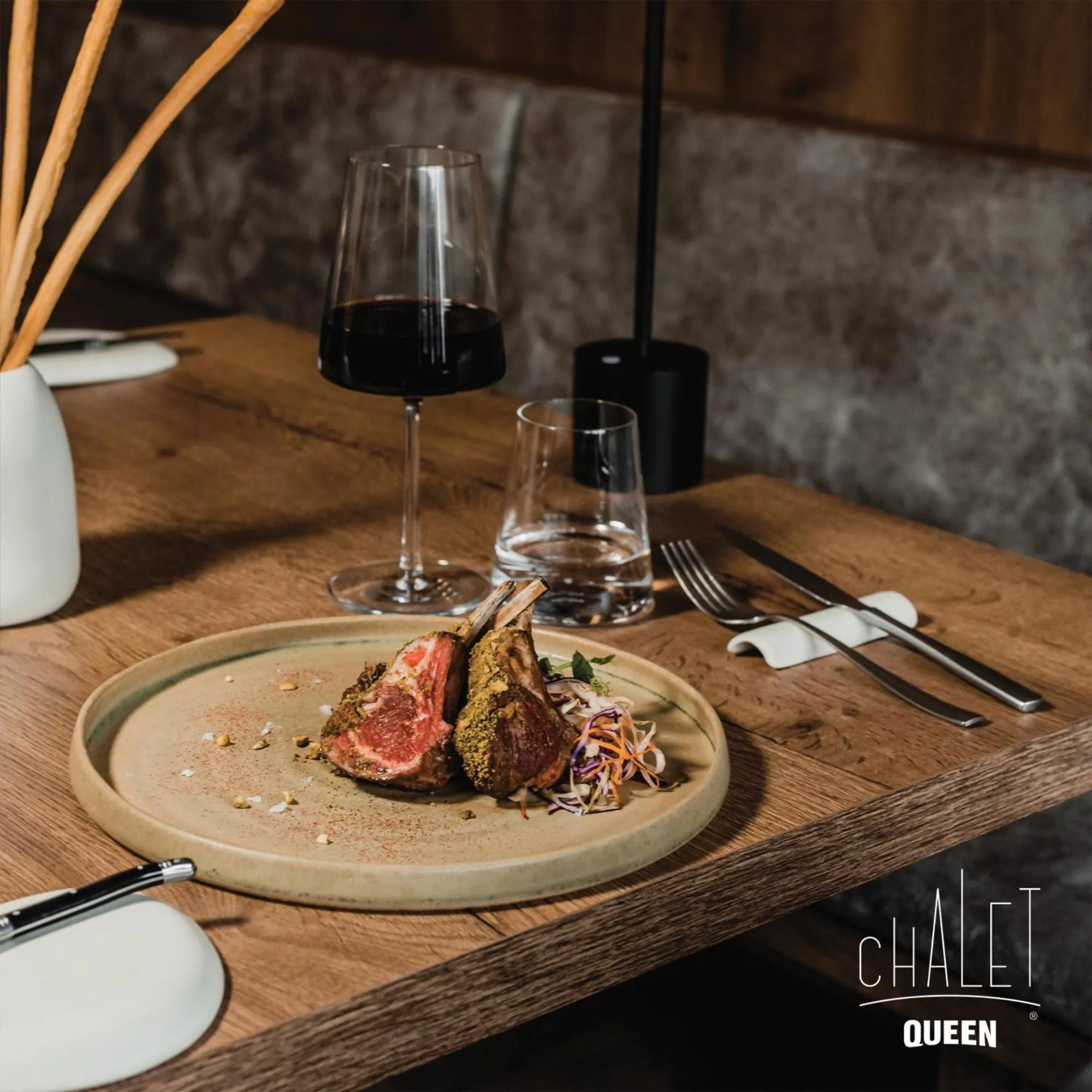 Restaurant/places to eat in Chalet Queen