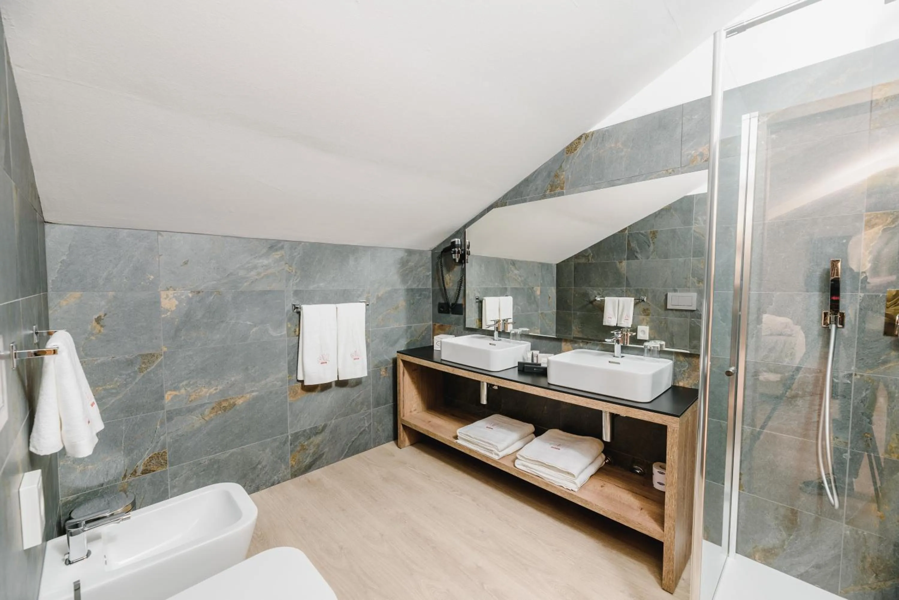 Bathroom in Chalet Queen