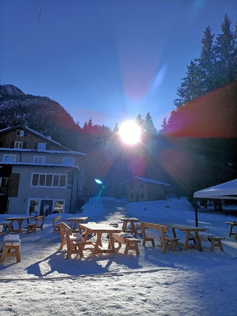 Restaurant/places to eat in Chalet Queen