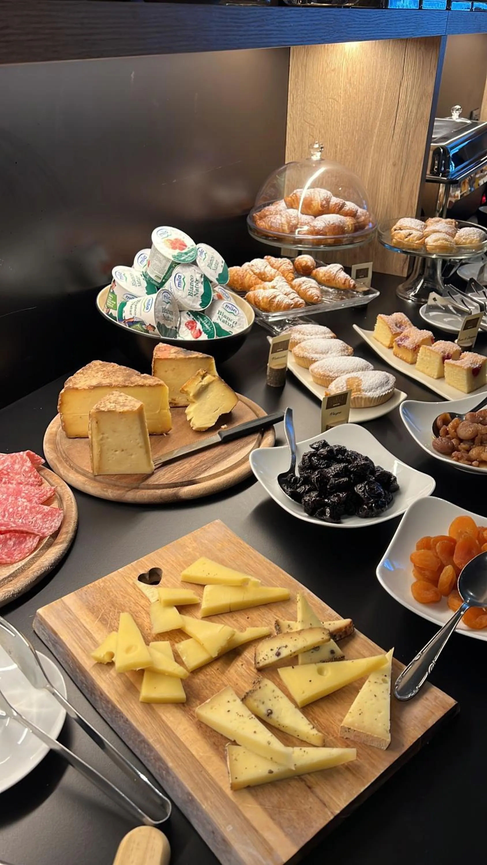 Food in Chalet Queen