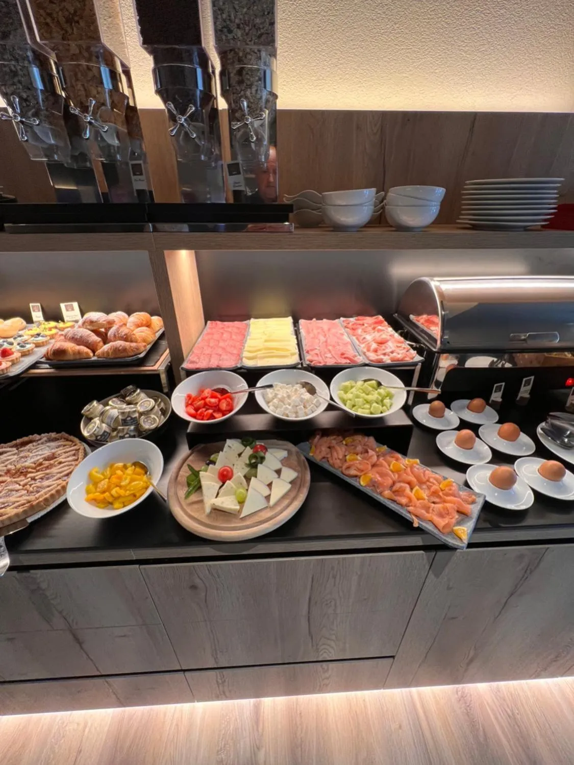 Breakfast in Chalet Queen