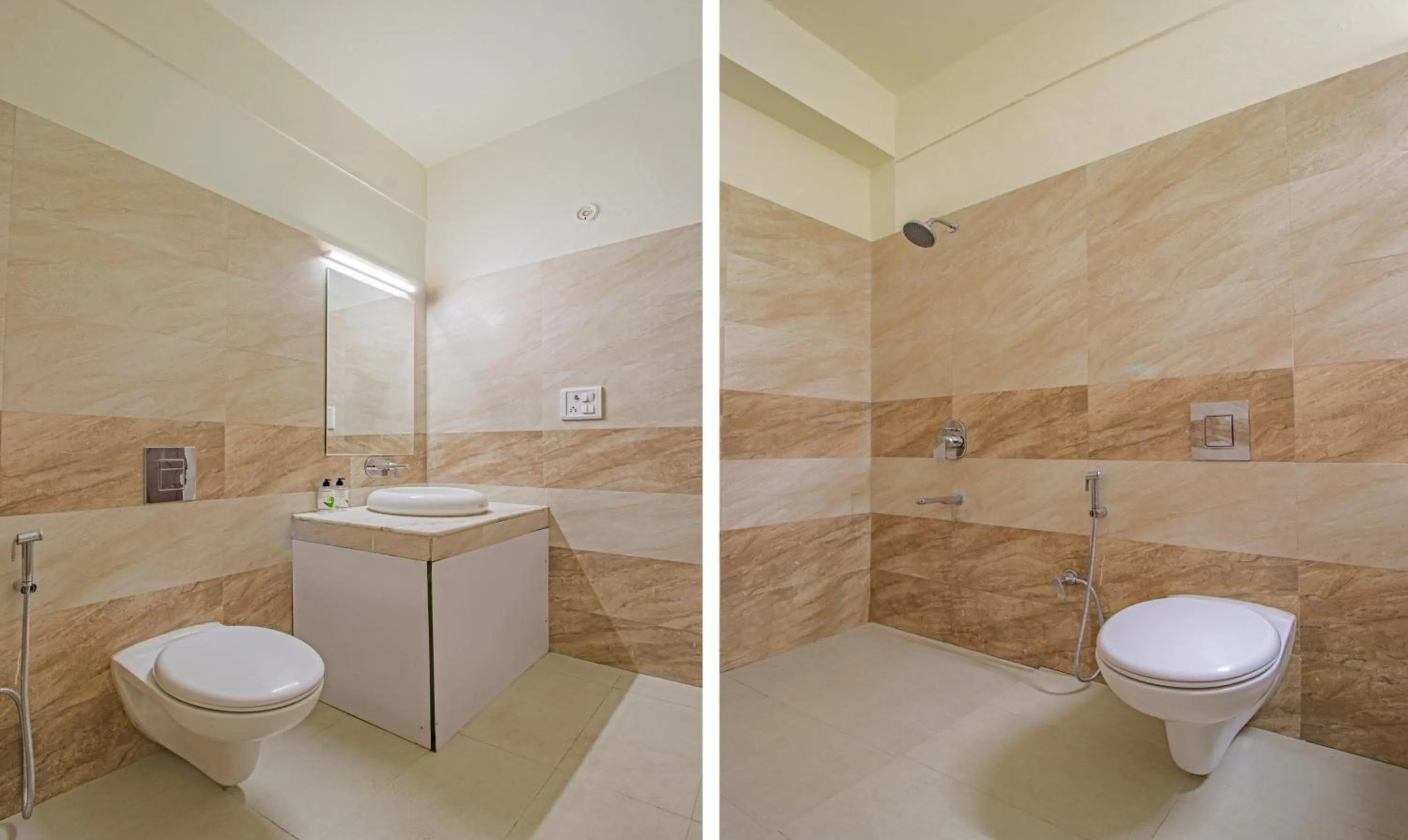 Toilet in Treebo Raj Mall Road